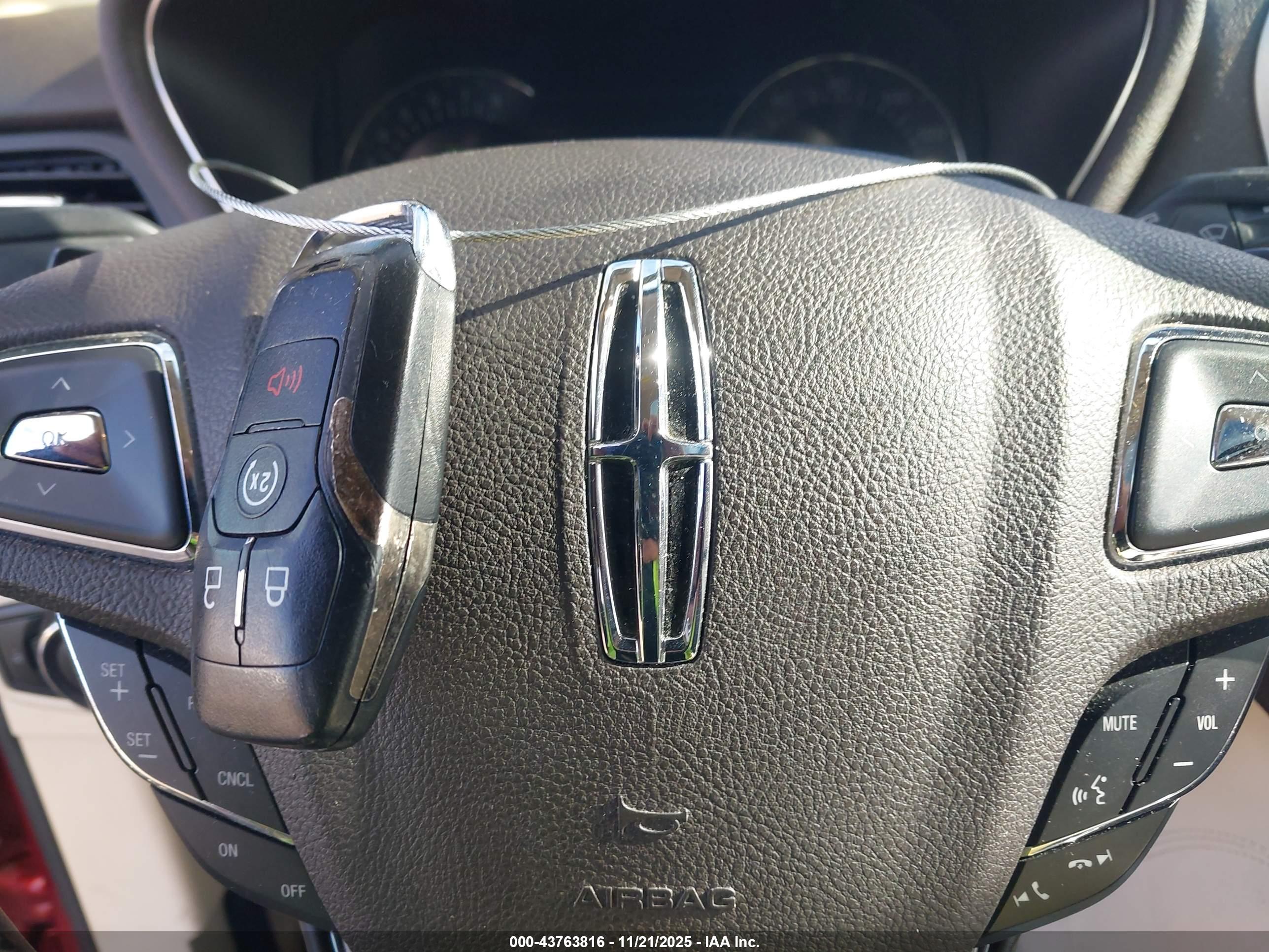 LINCOLN MKC image 11