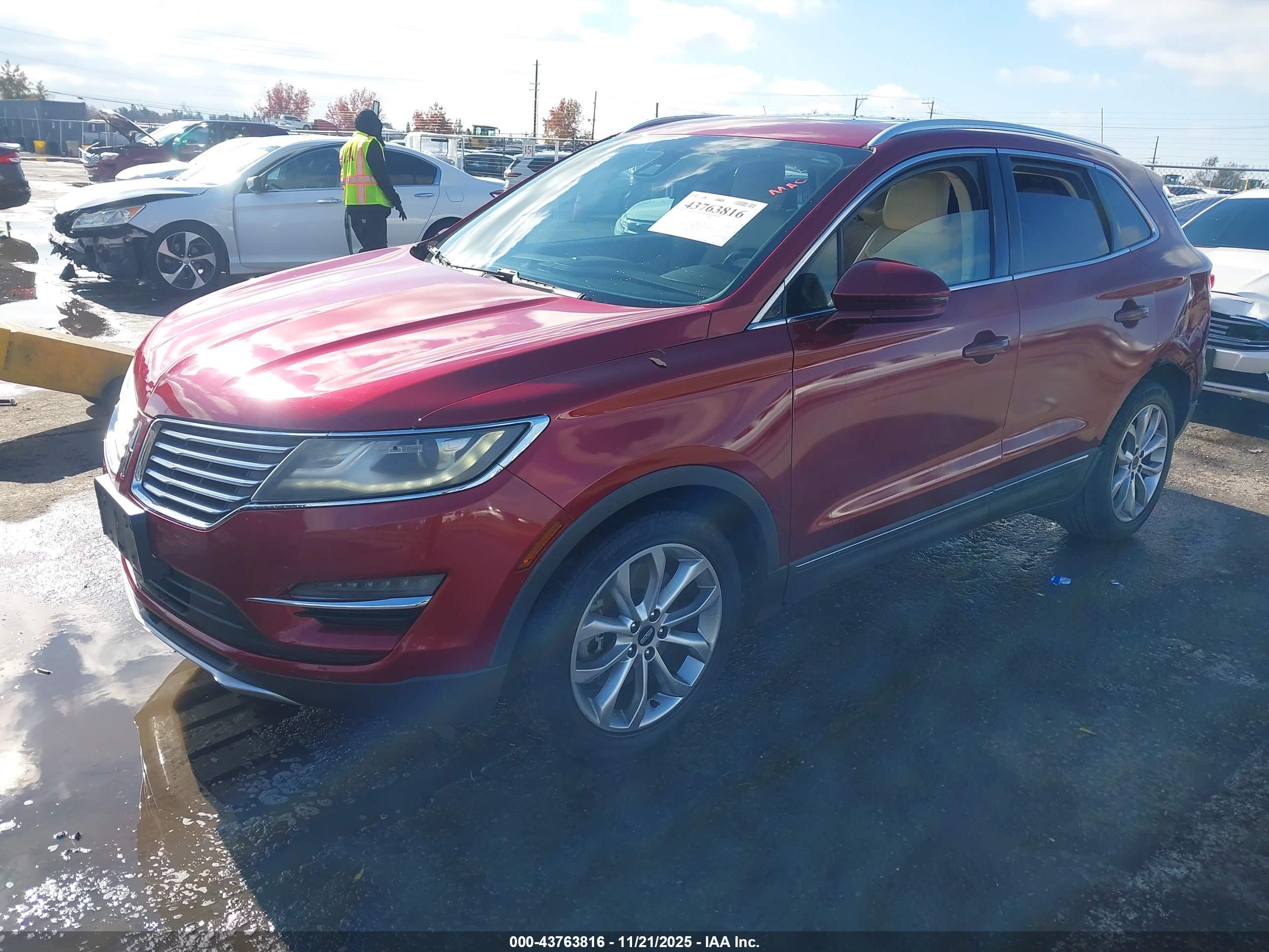 LINCOLN MKC image 2