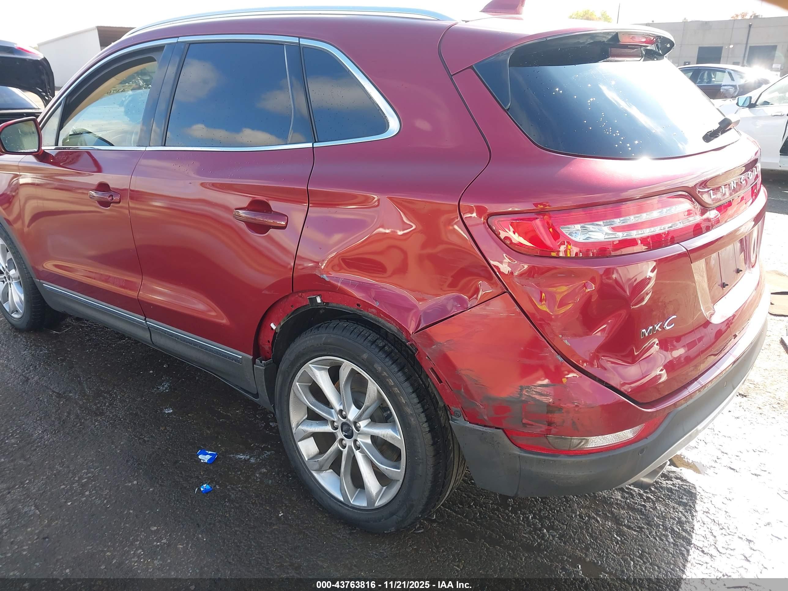 LINCOLN MKC image 6