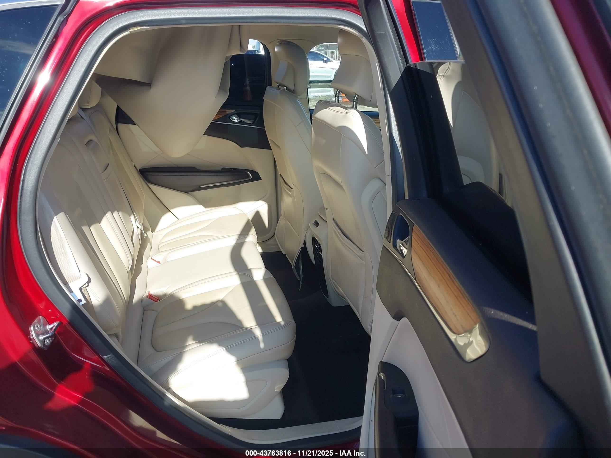 LINCOLN MKC image 8