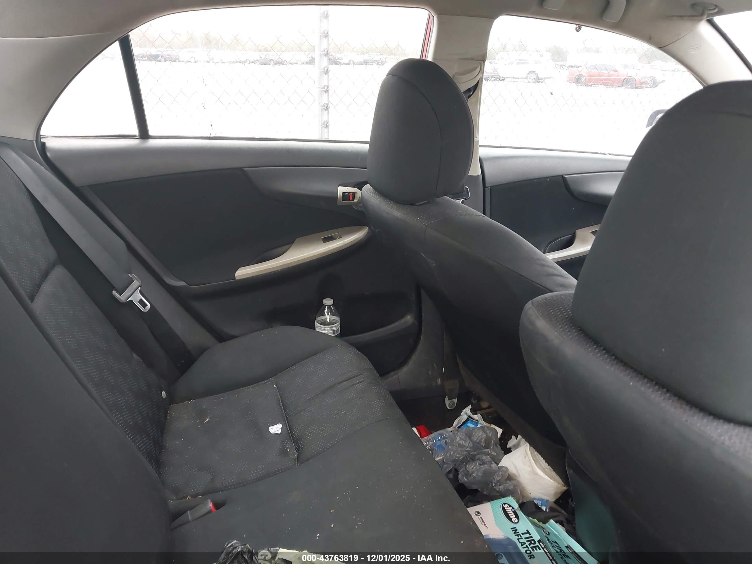TOYOTA COROLLA image 8