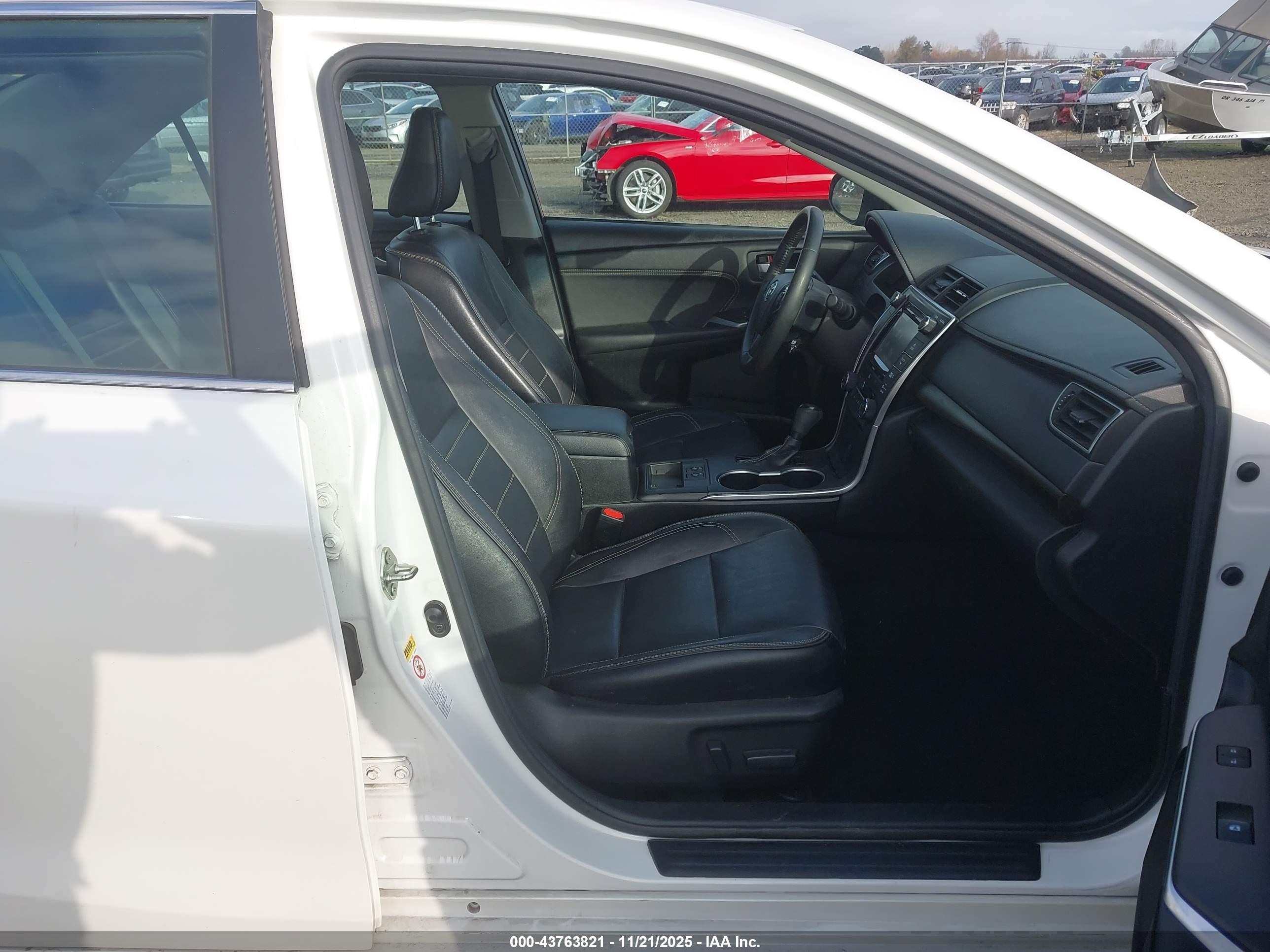 TOYOTA CAMRY image 5