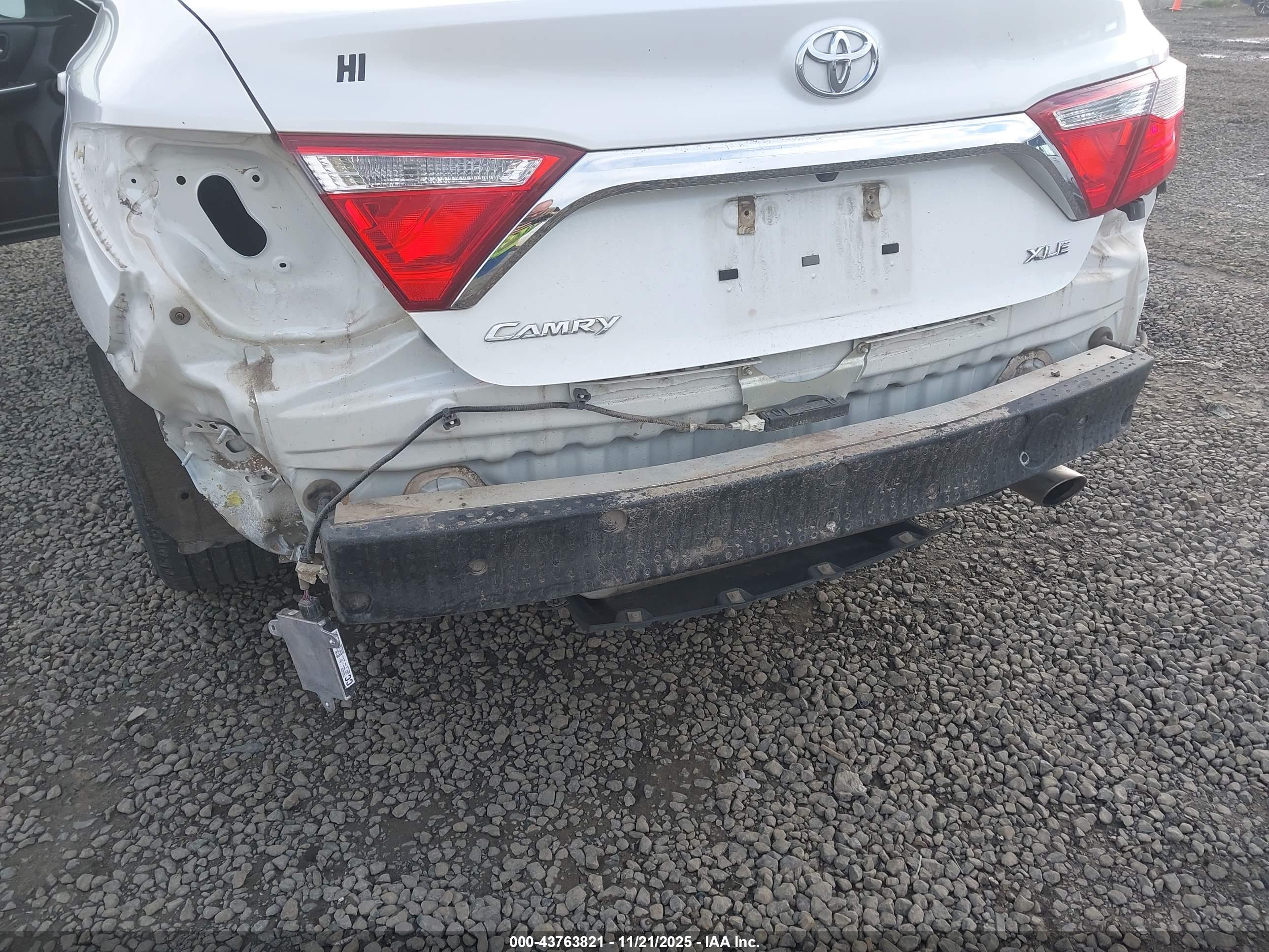 TOYOTA CAMRY image 6