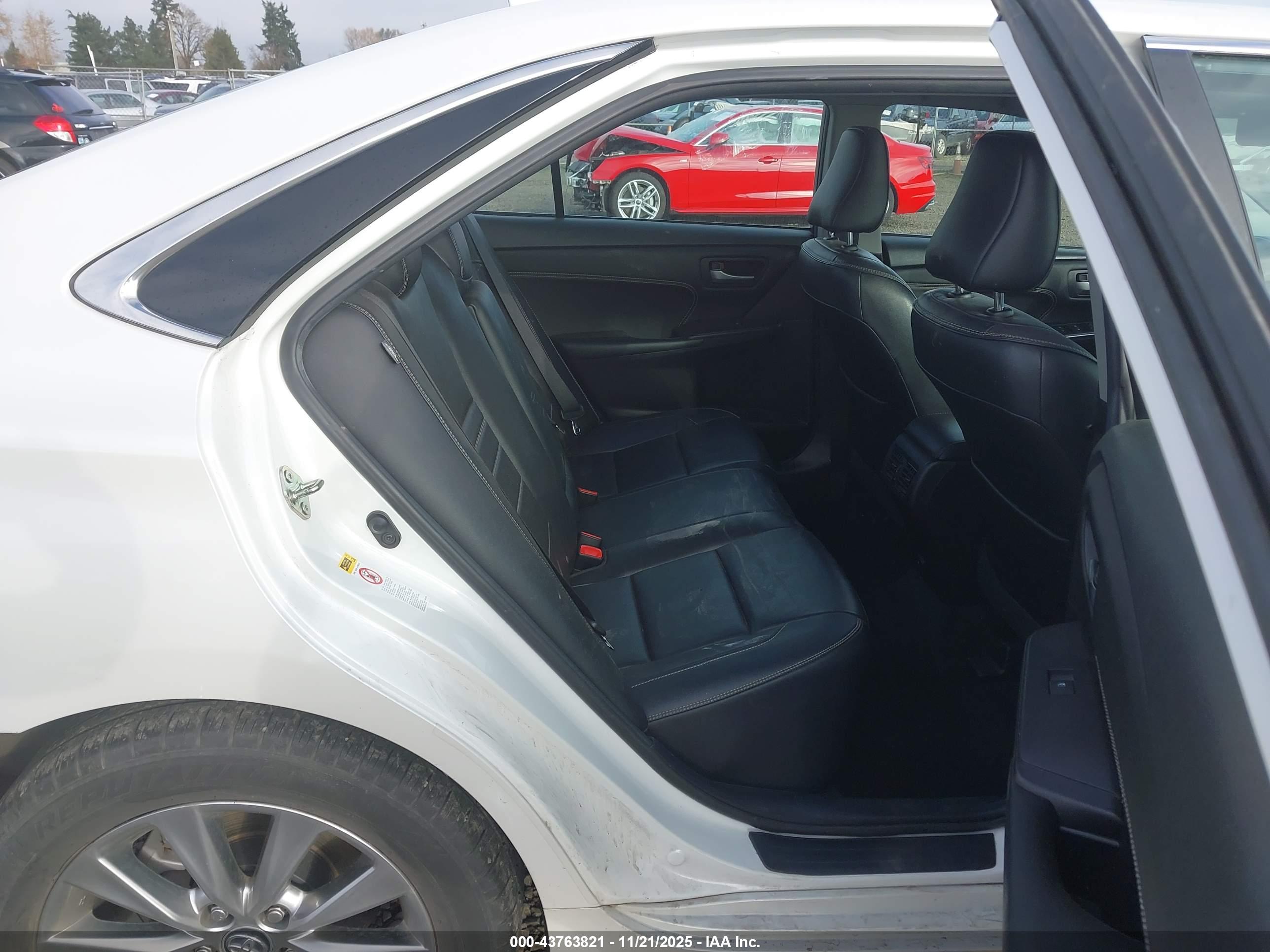 TOYOTA CAMRY image 8