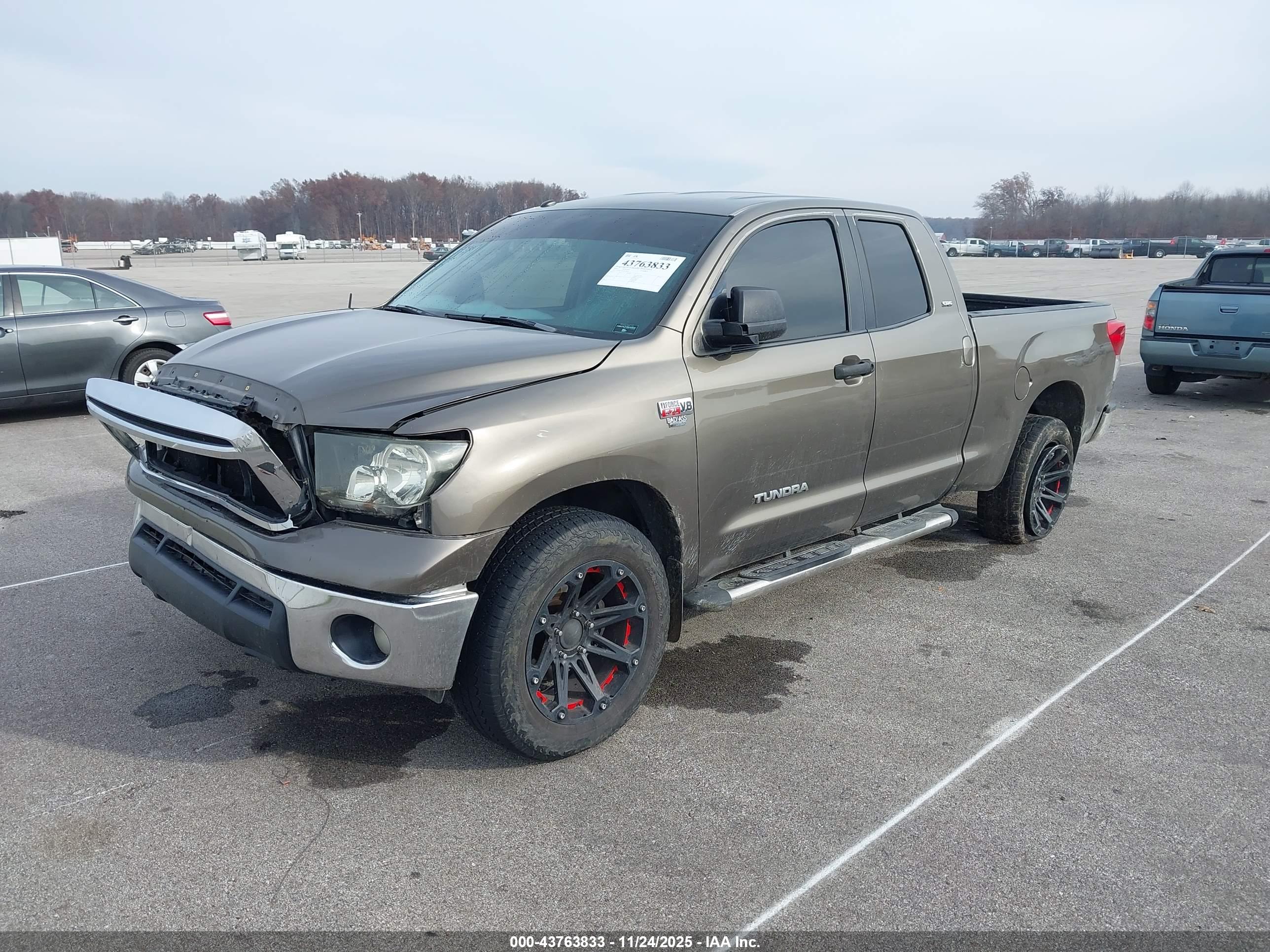TOYOTA TUNDRA image 2