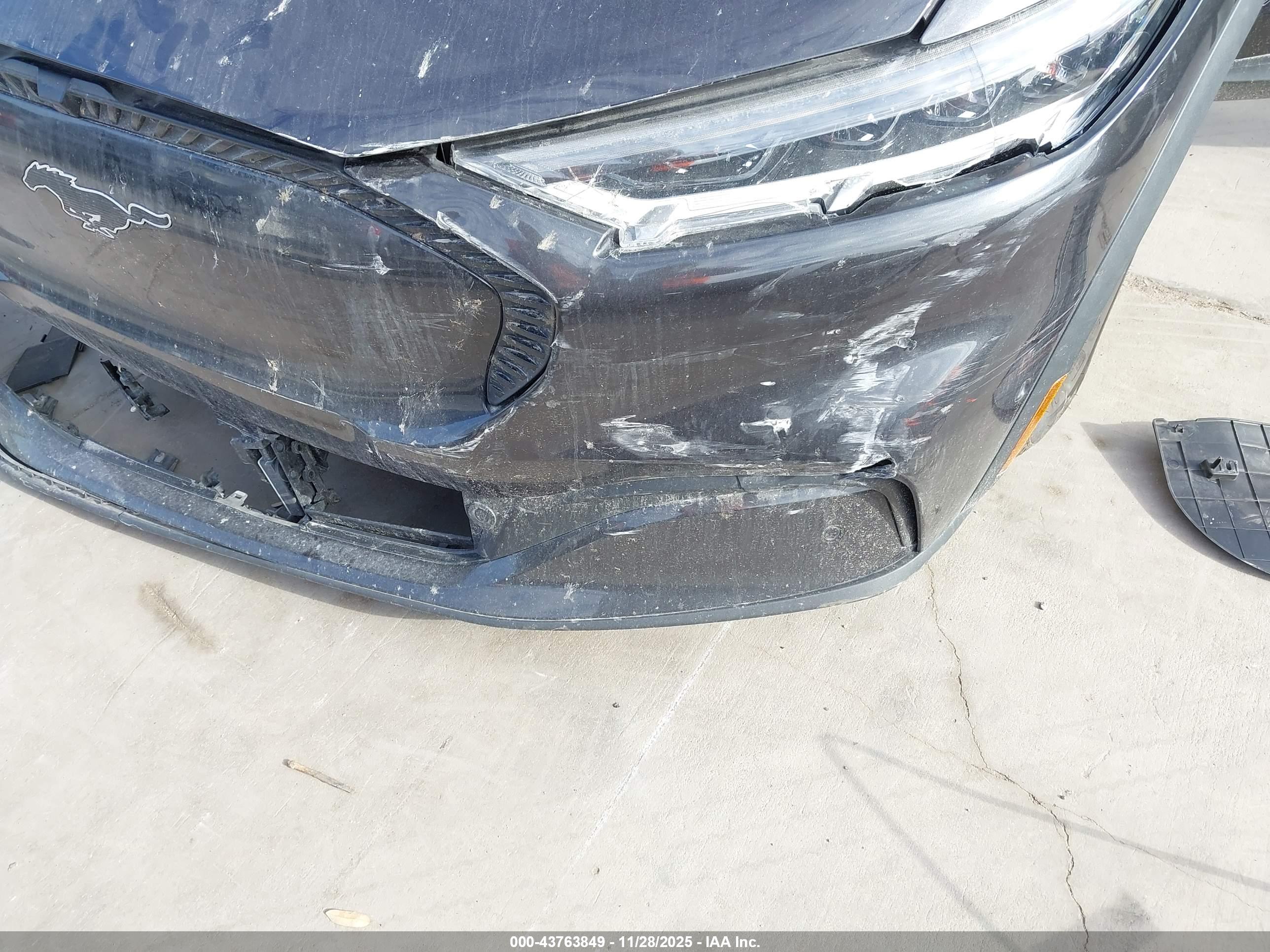 FORD MUSTANG image 6