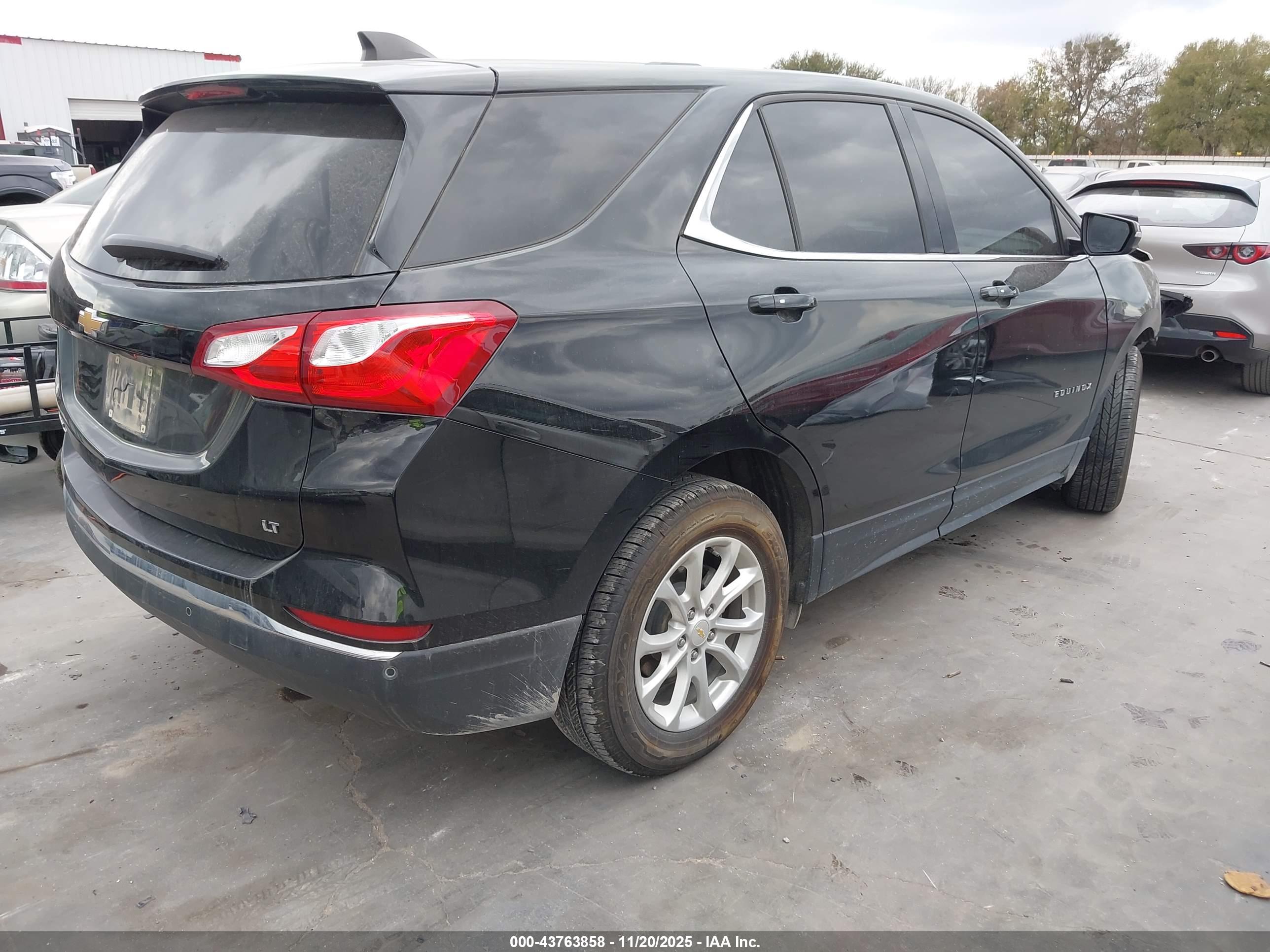 CHEVROLET EQUINOX image 4