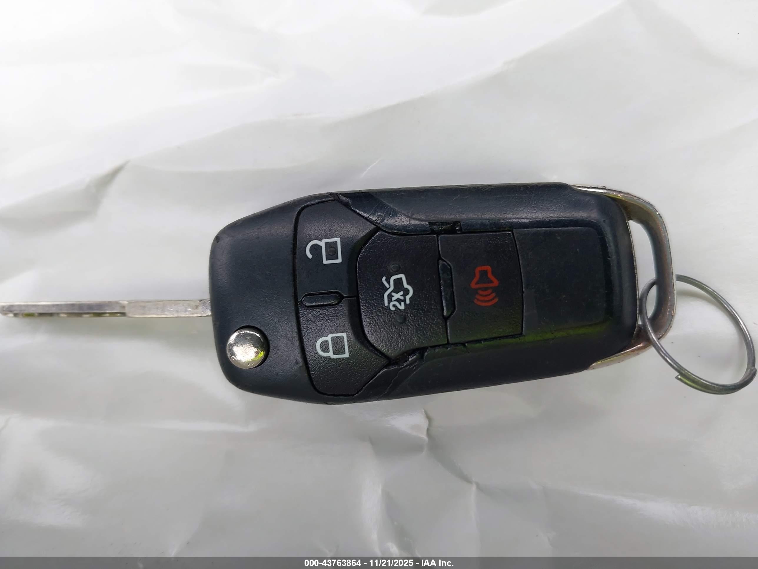 FORD FUSION image 11