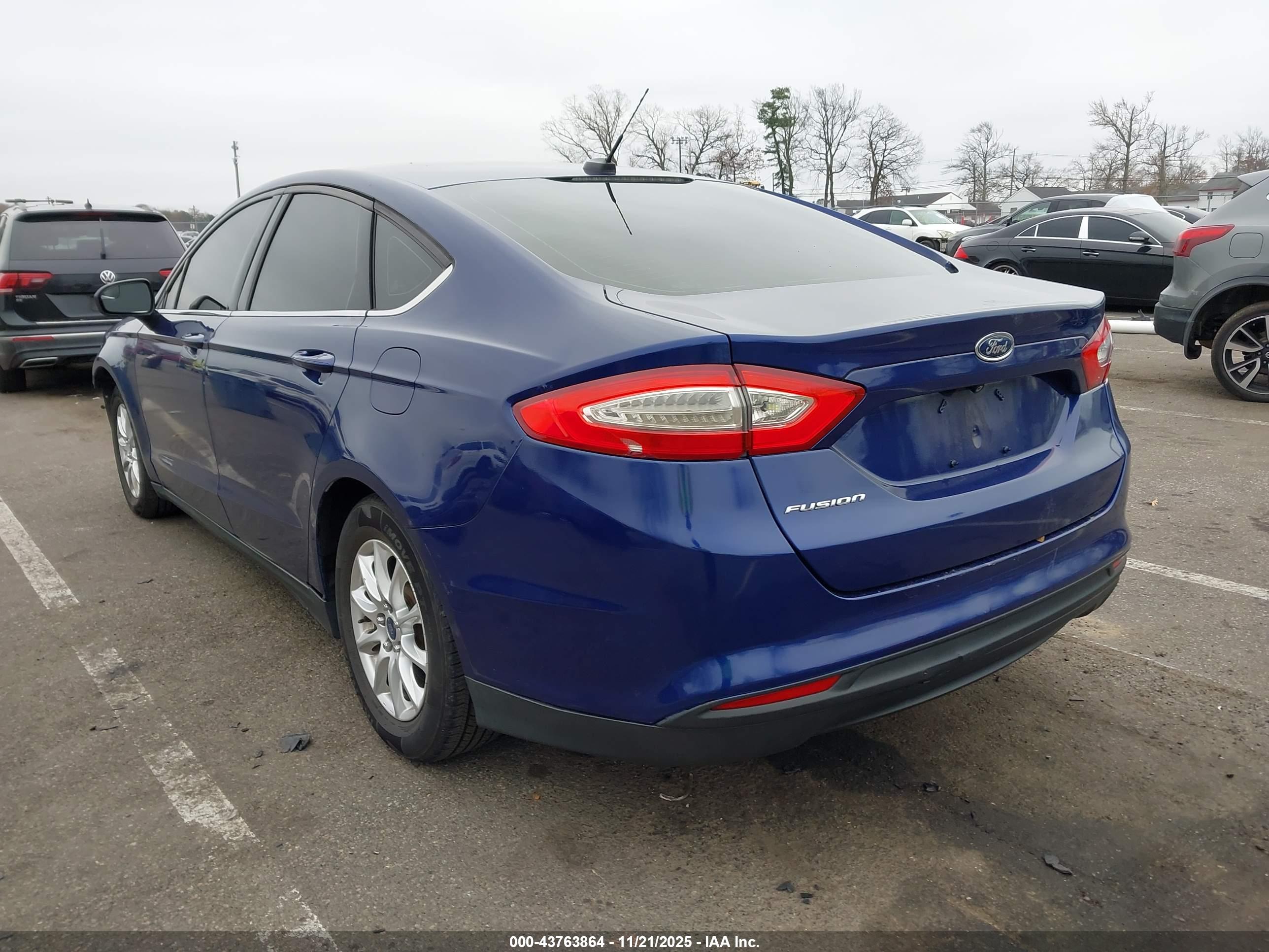 FORD FUSION image 3