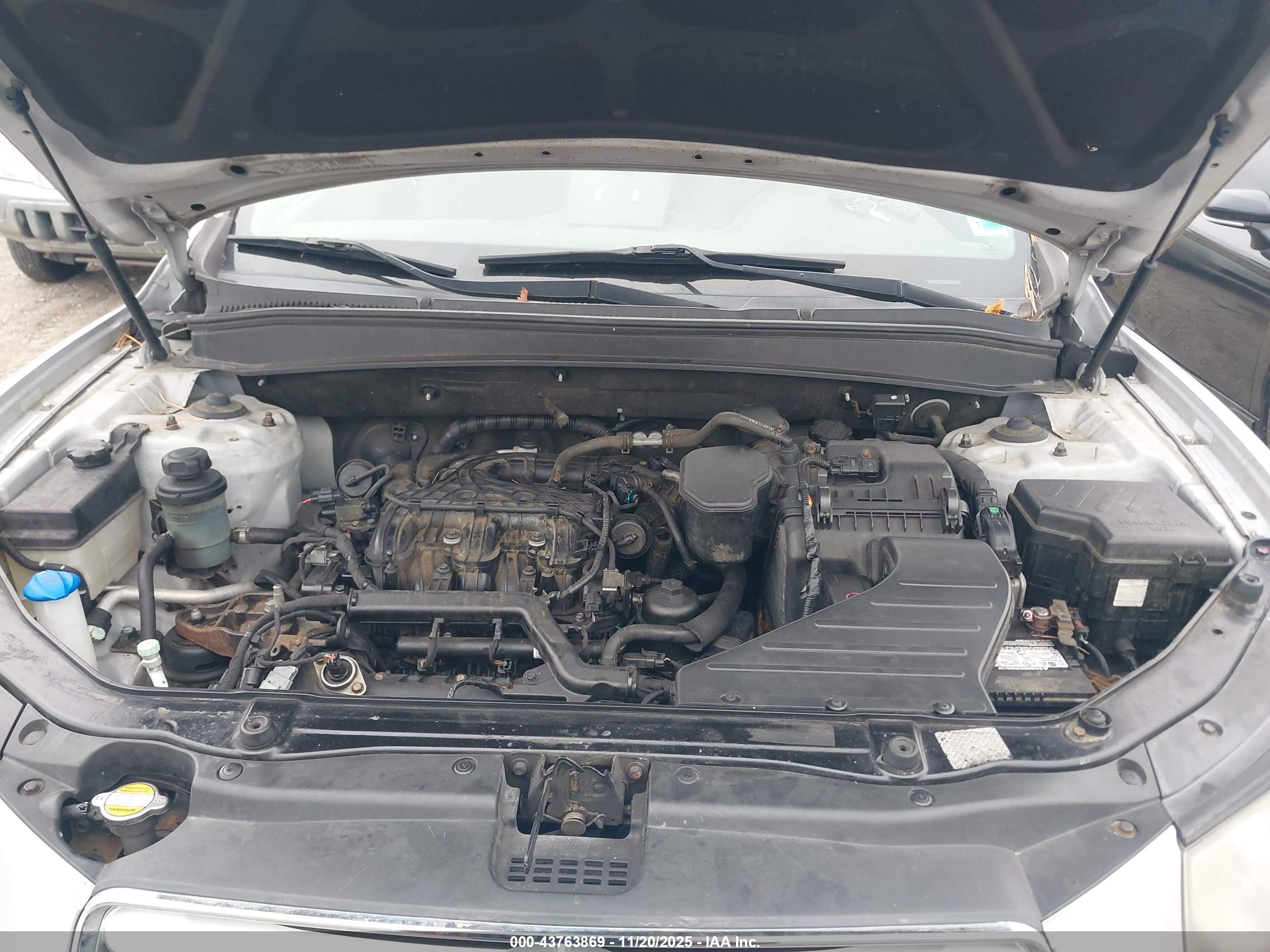HYUNDAI SANTA image 10