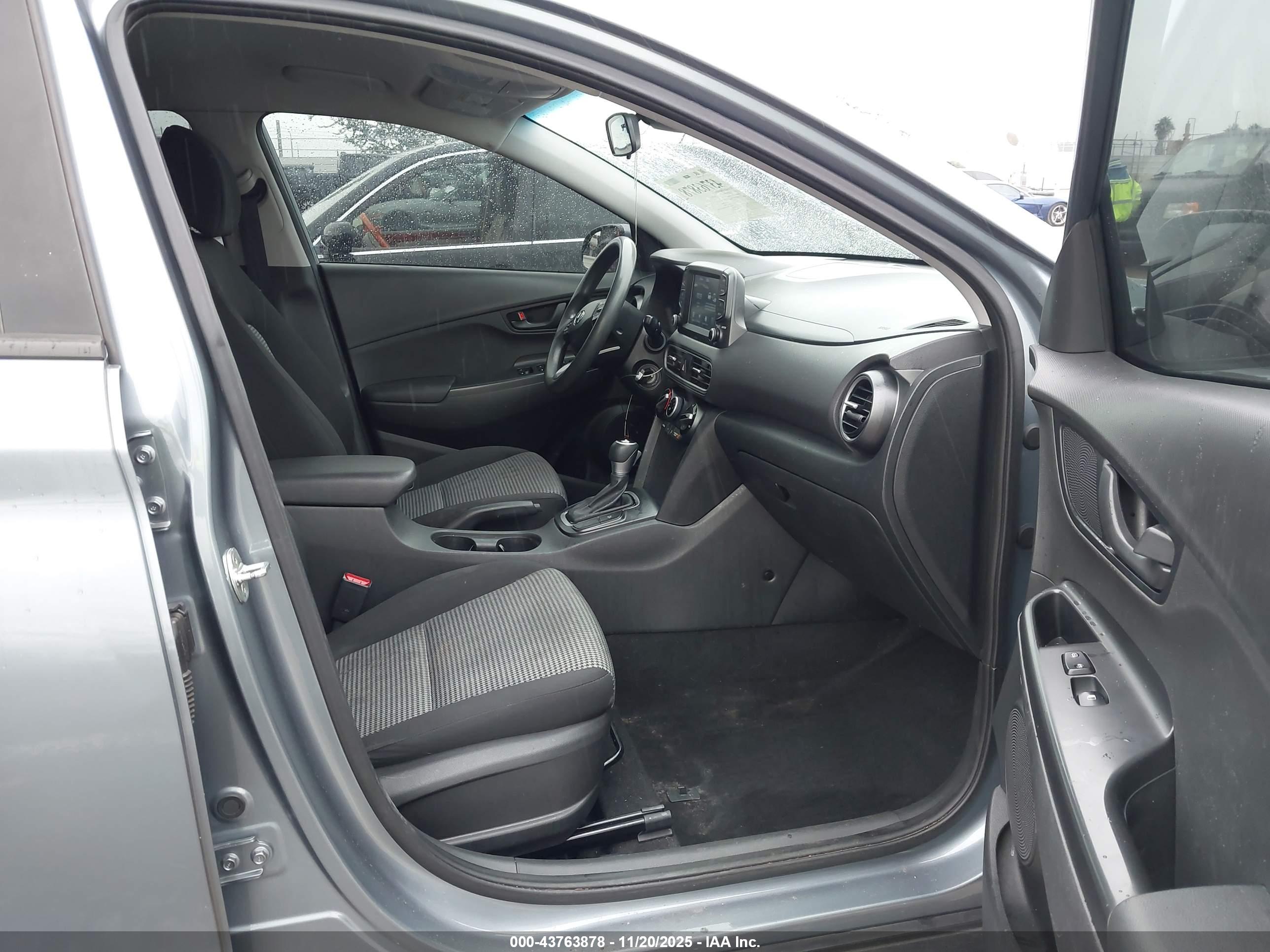 HYUNDAI KONA image 5