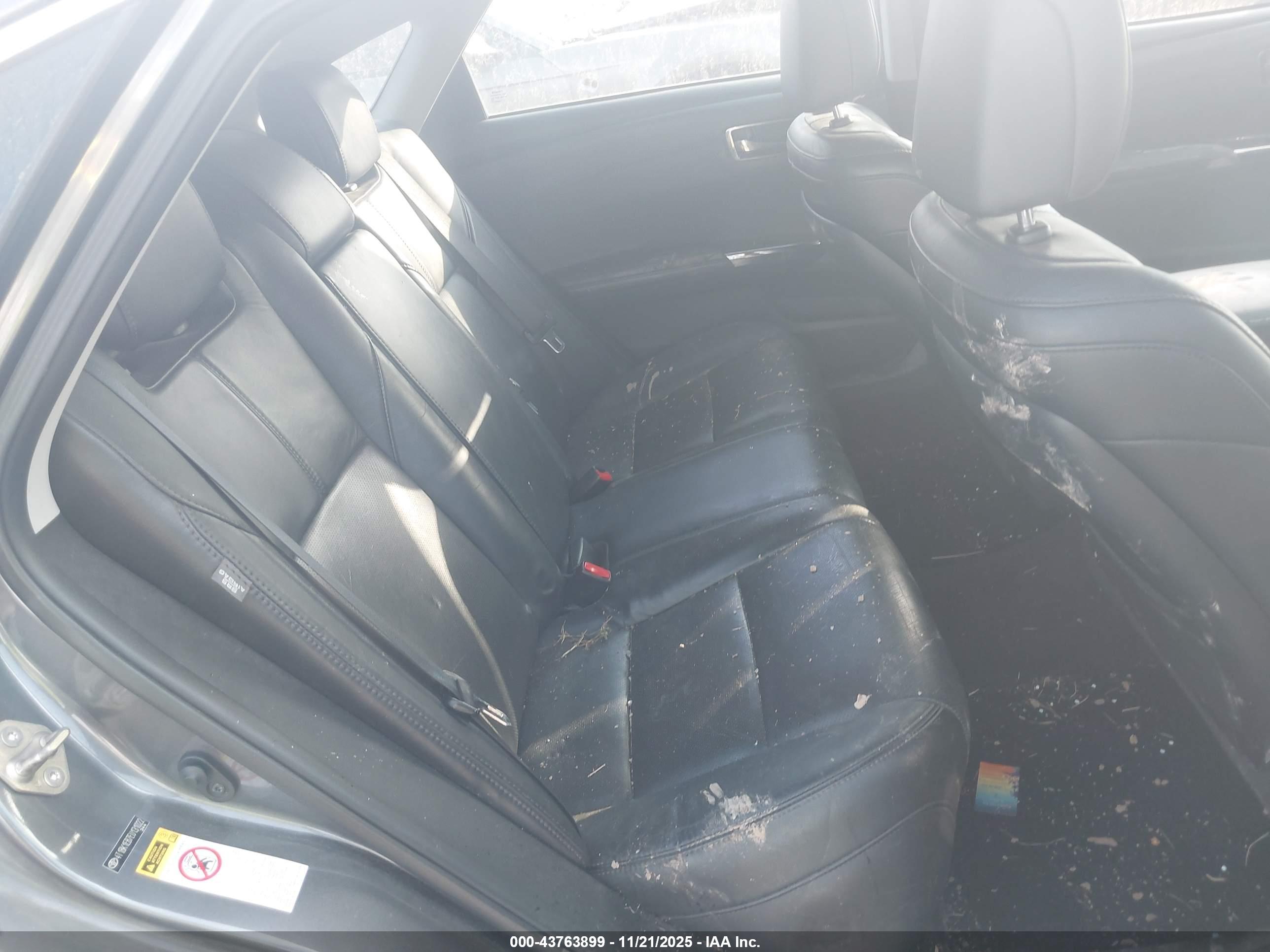 TOYOTA AVALON image 8