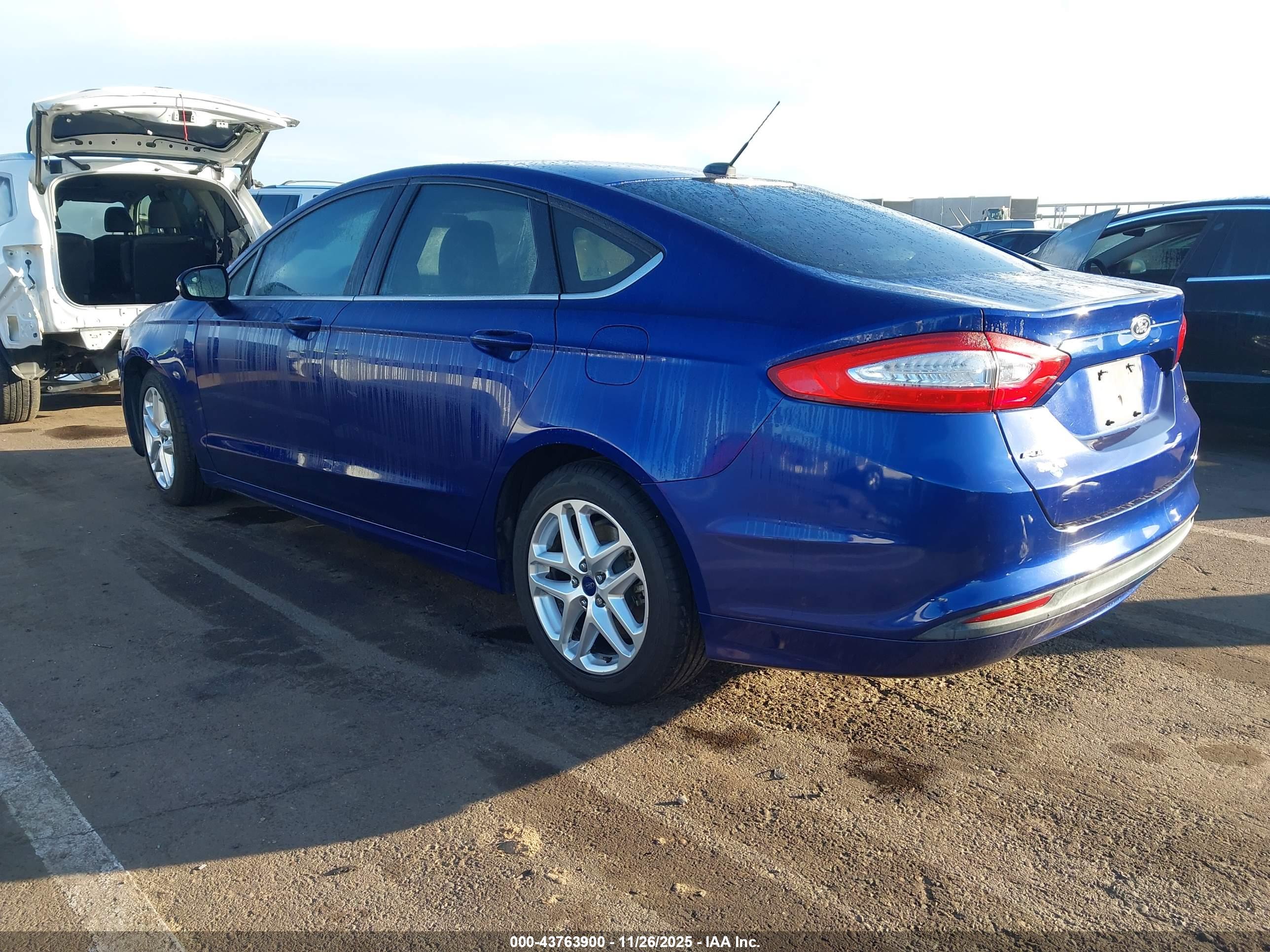 FORD FUSION image 3