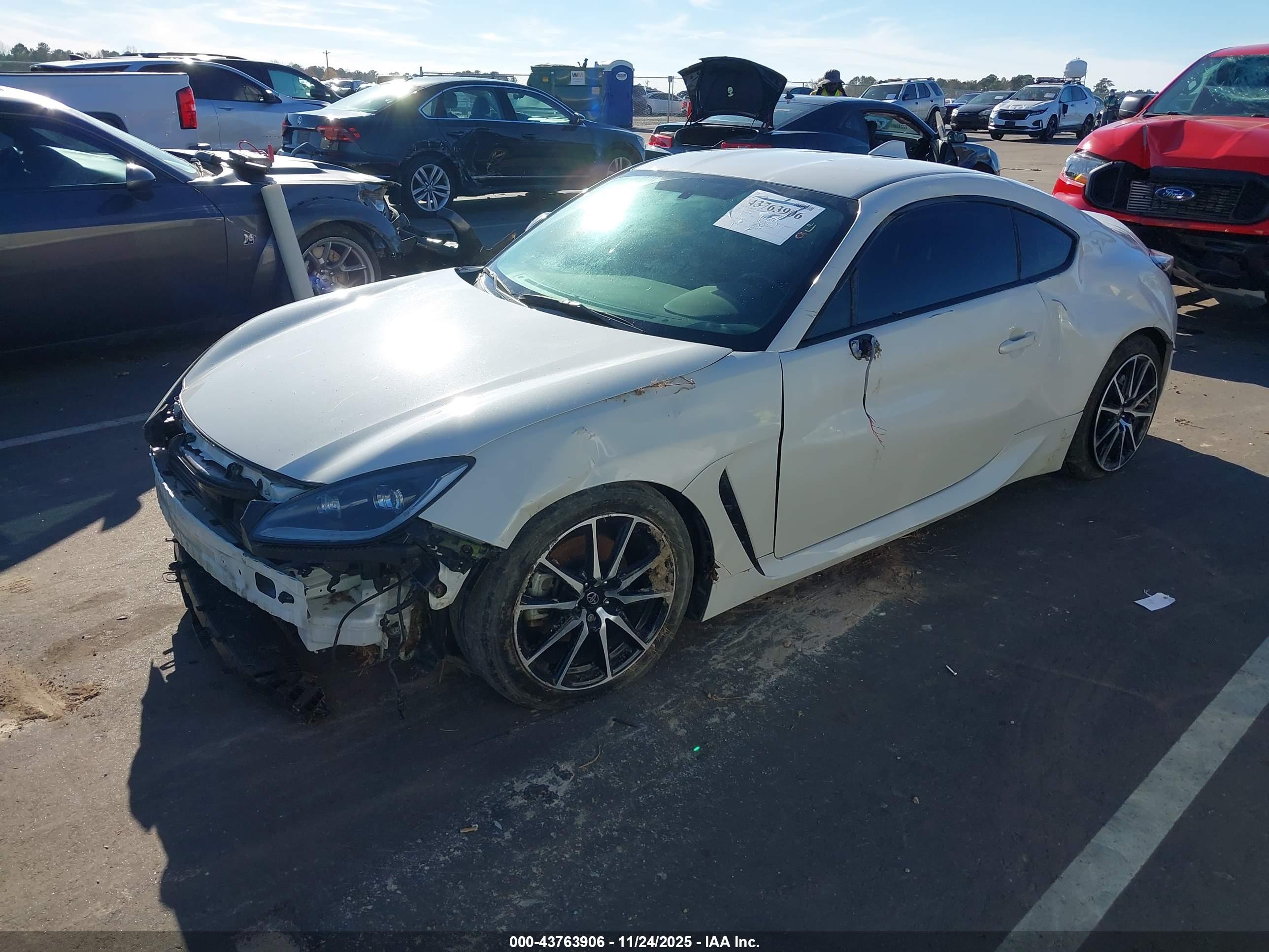 TOYOTA GR86 image 2