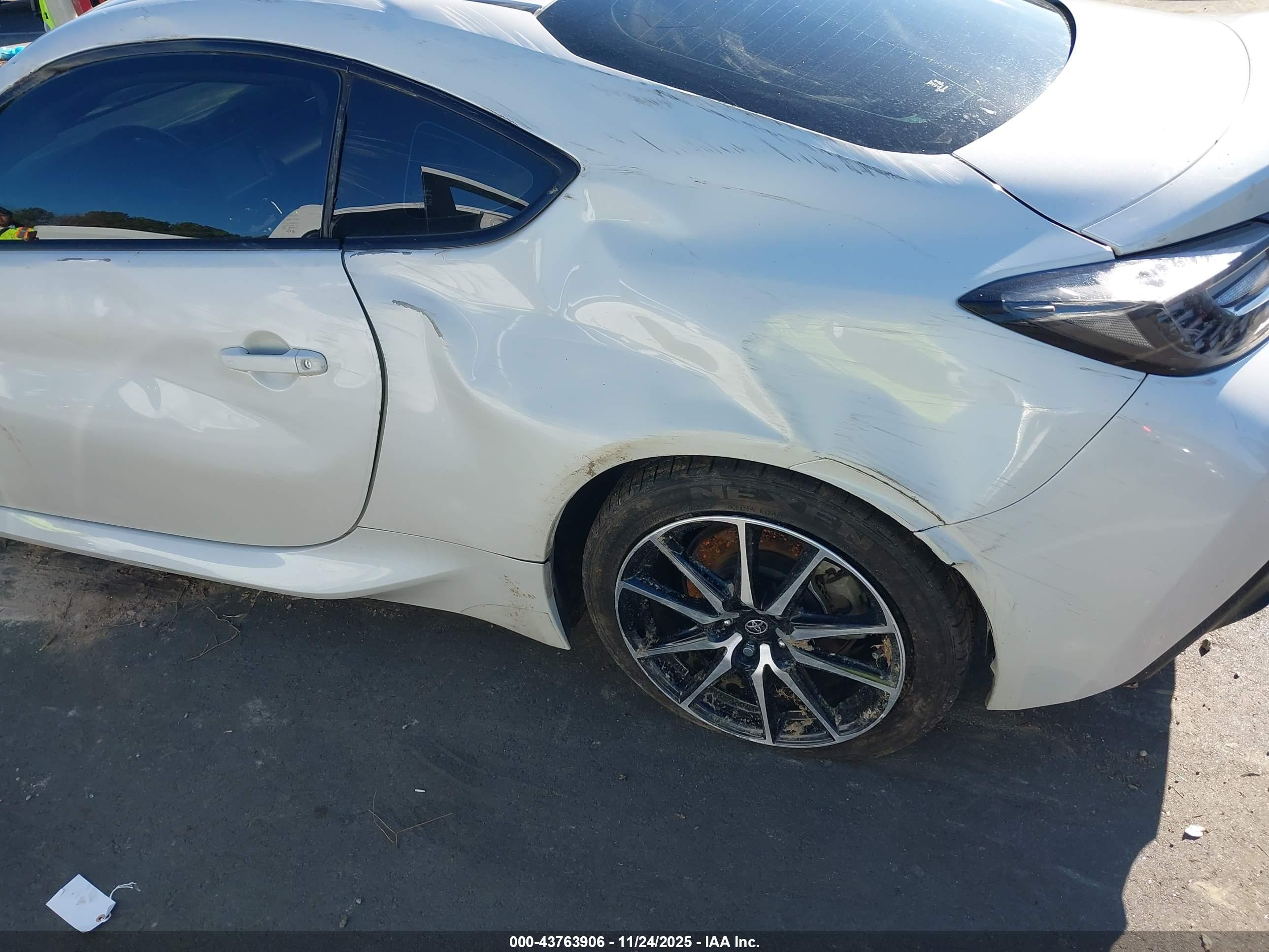 TOYOTA GR86 image 6