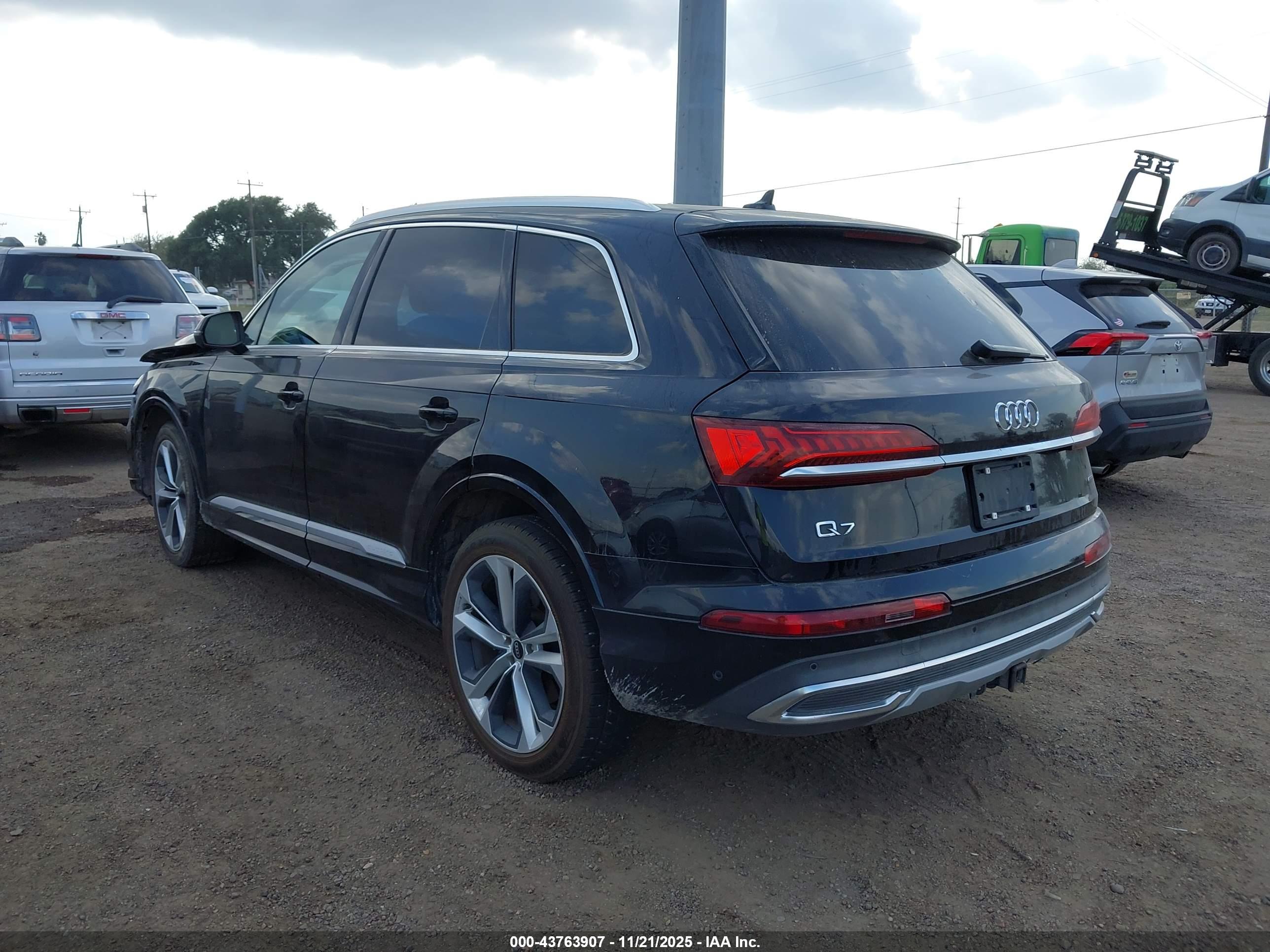 AUDI Q7 image 3