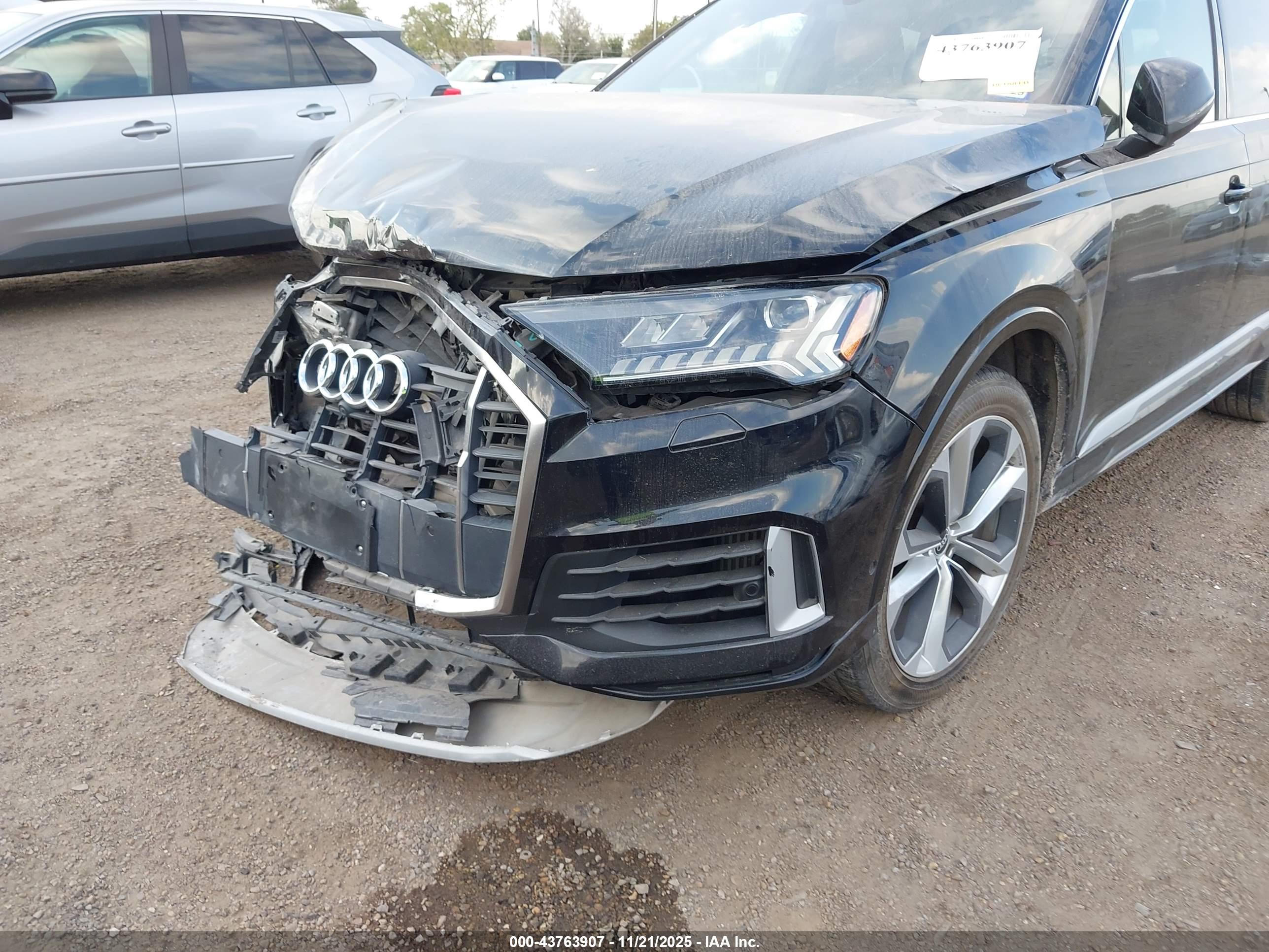 AUDI Q7 image 6