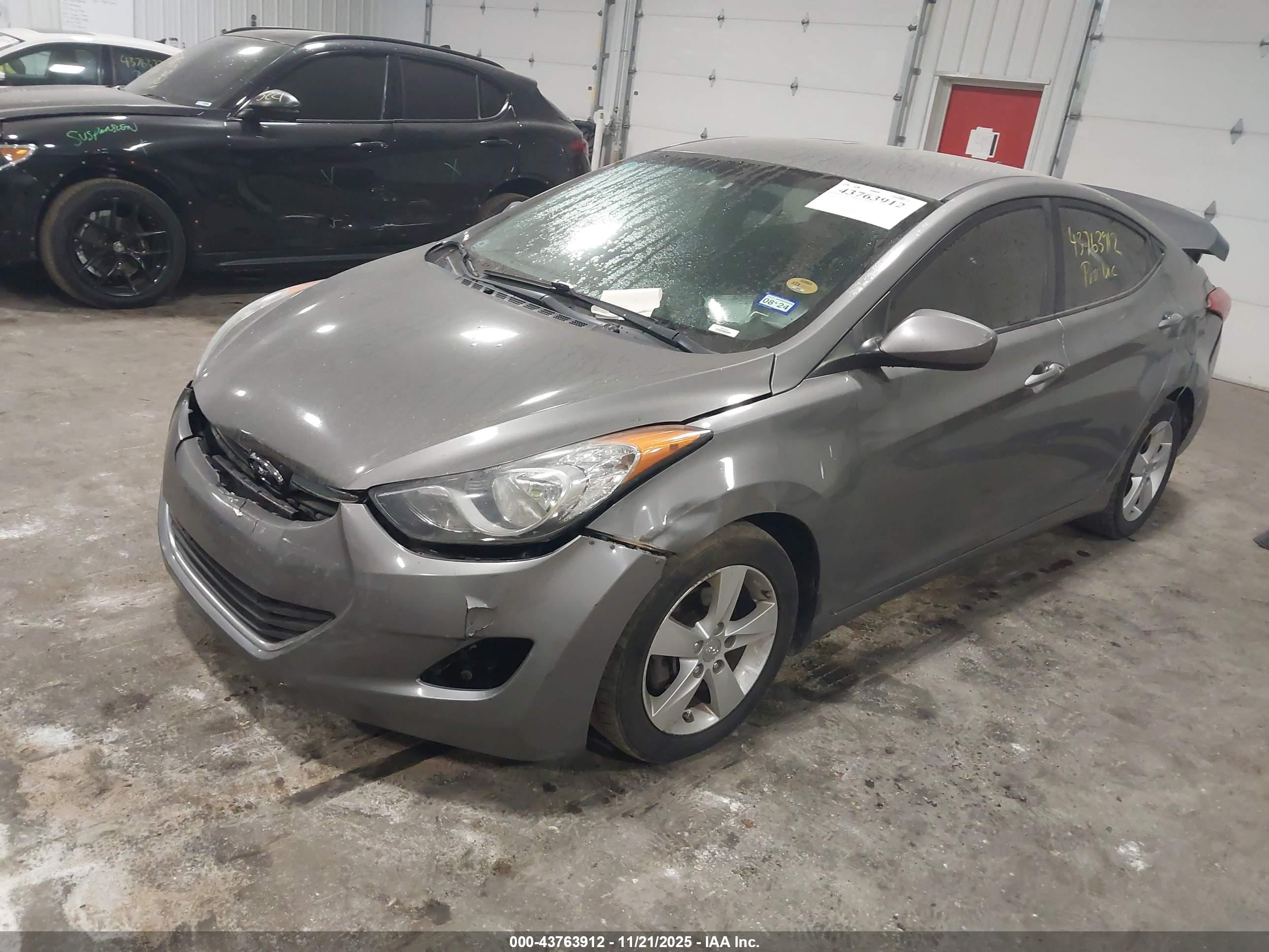 HYUNDAI ELANTRA image 2
