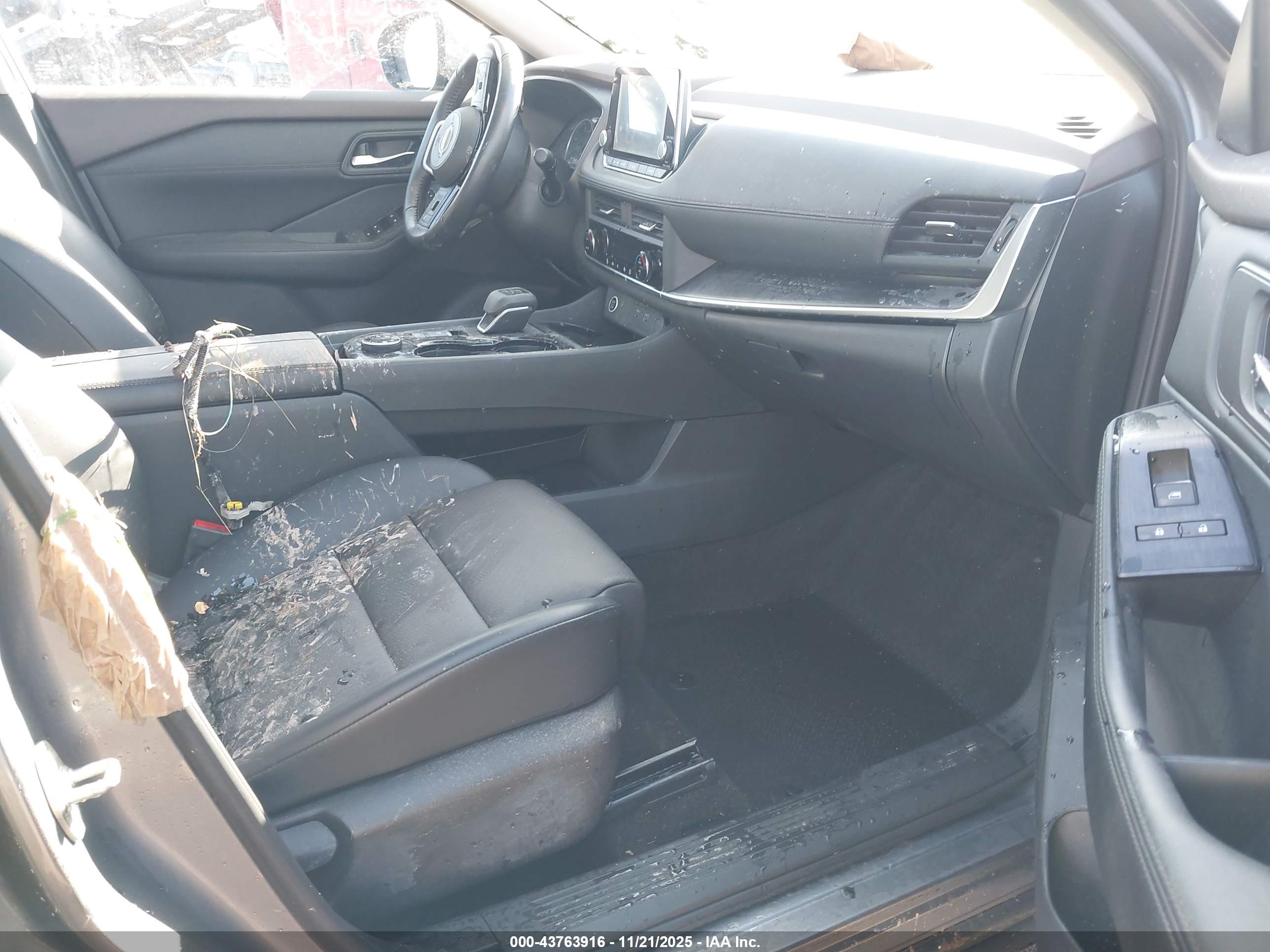 NISSAN ROGUE image 5