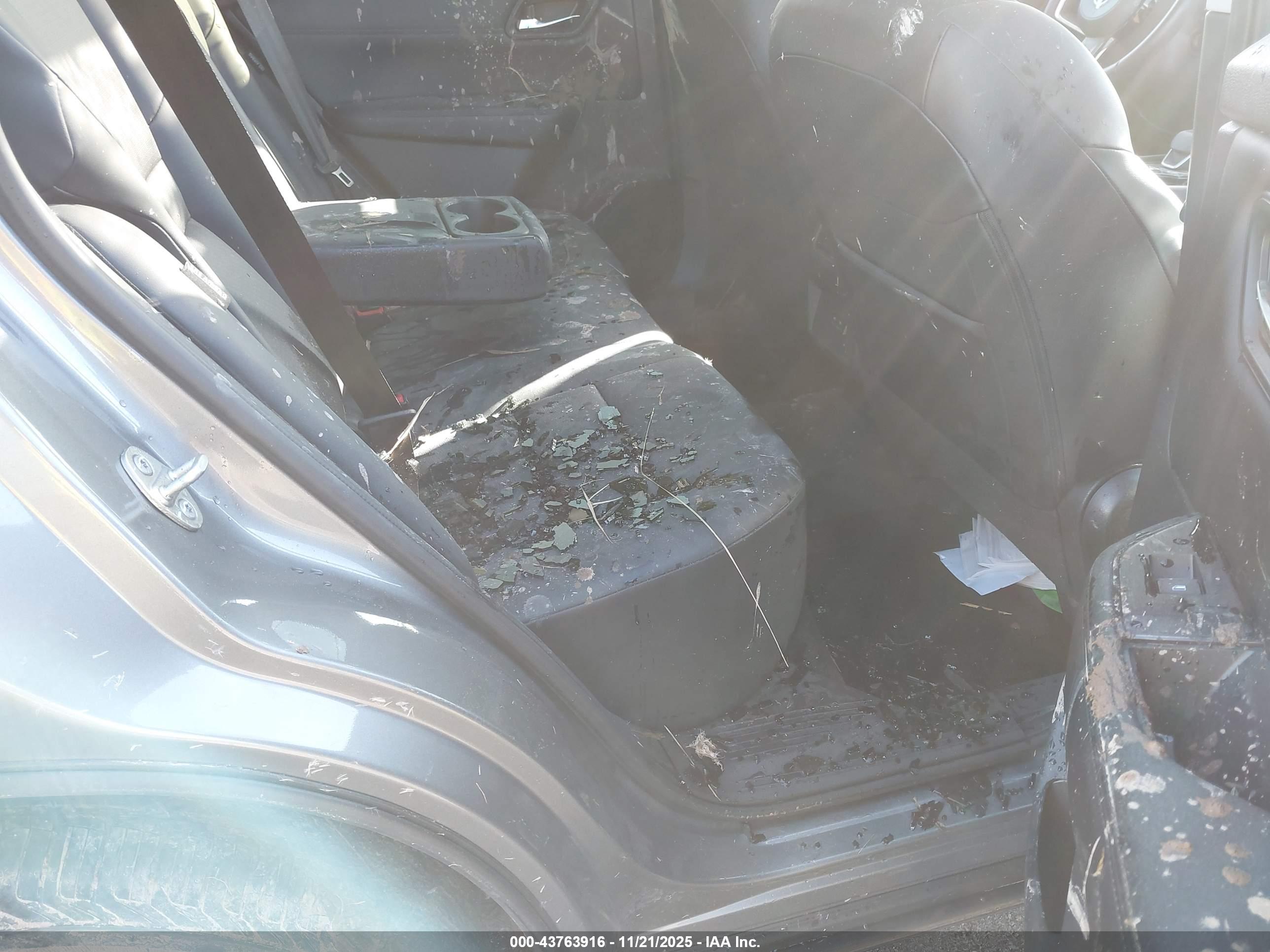 NISSAN ROGUE image 8