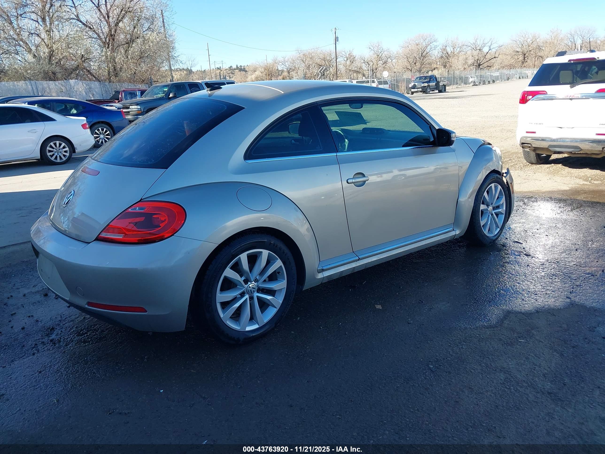 VOLKSWAGEN BEETLE image 4