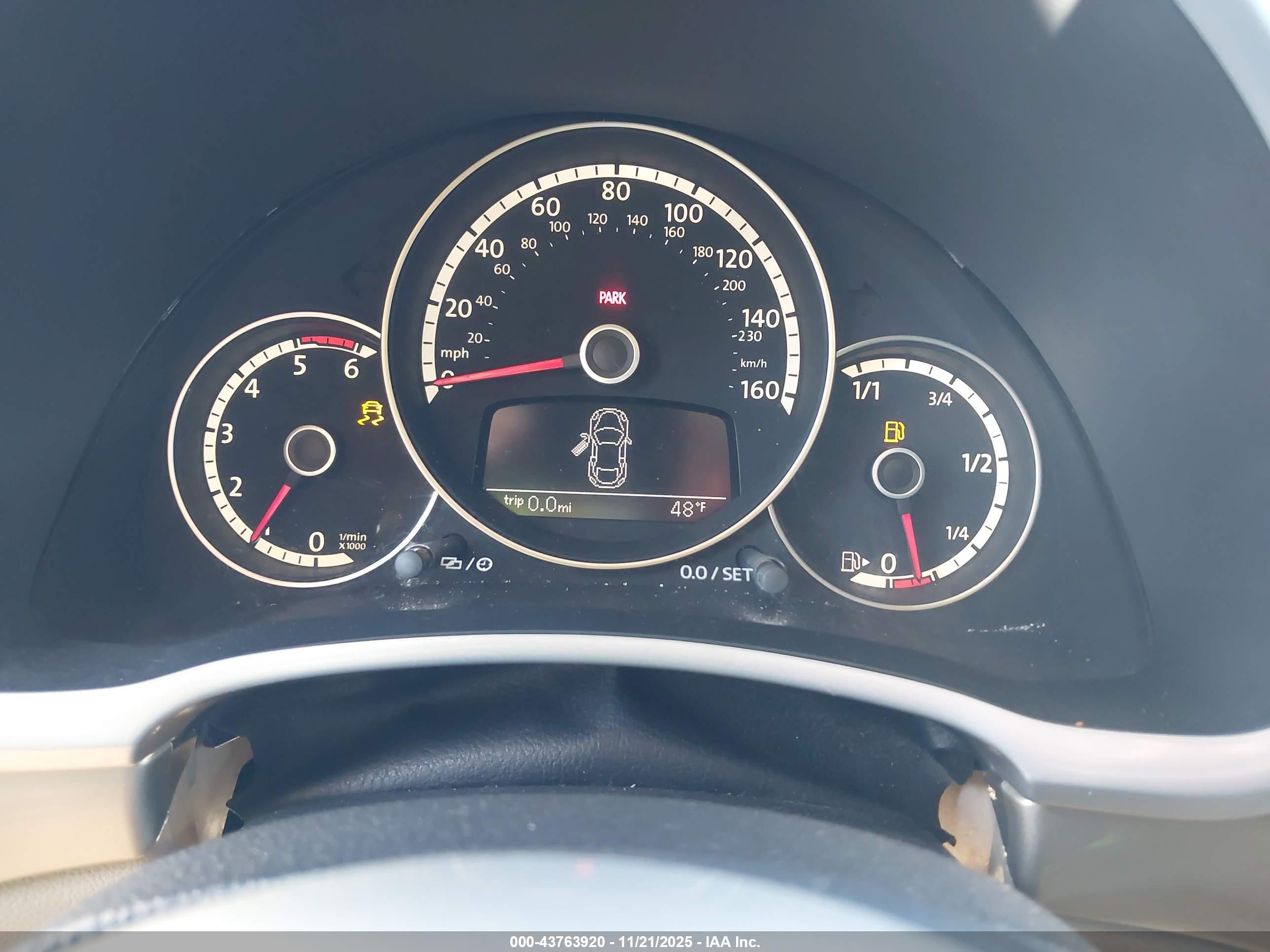 VOLKSWAGEN BEETLE image 7