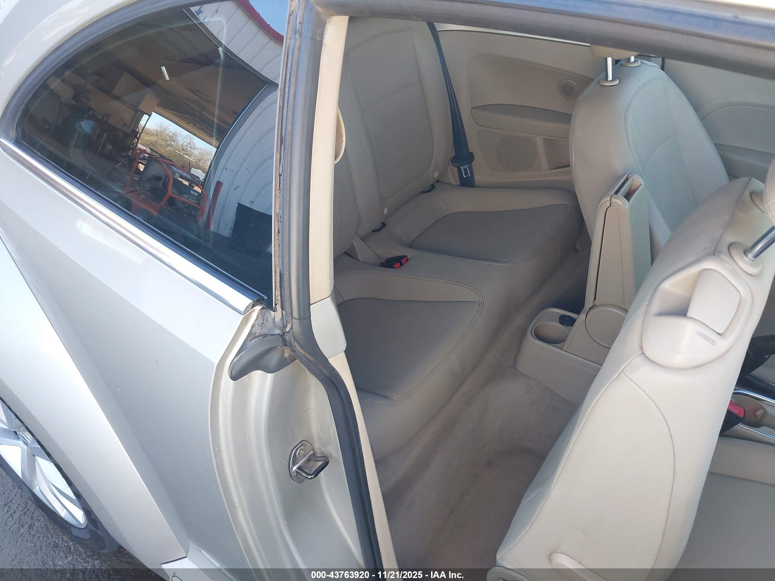VOLKSWAGEN BEETLE image 8
