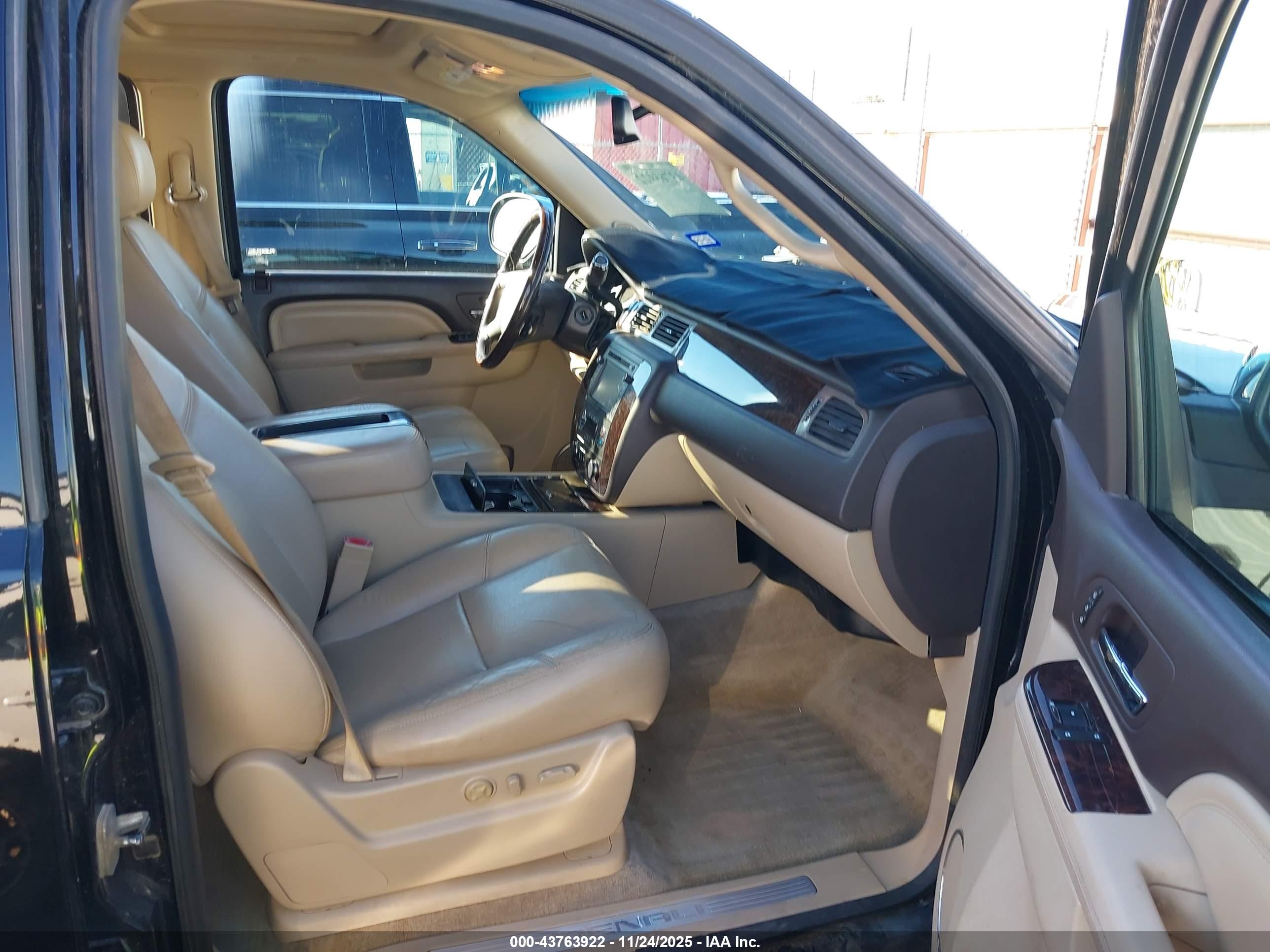 GMC YUKON image 5