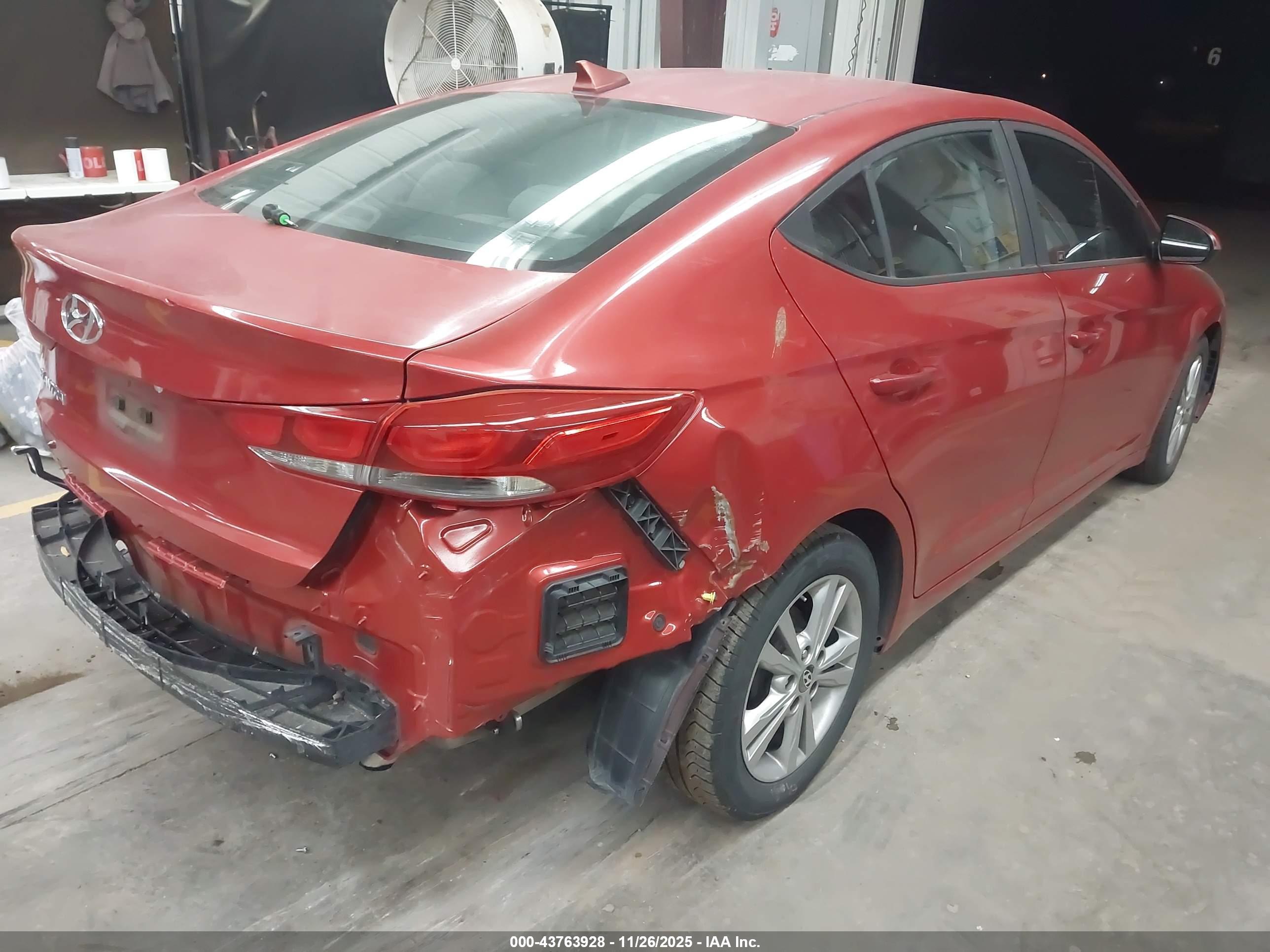 HYUNDAI ELANTRA image 4