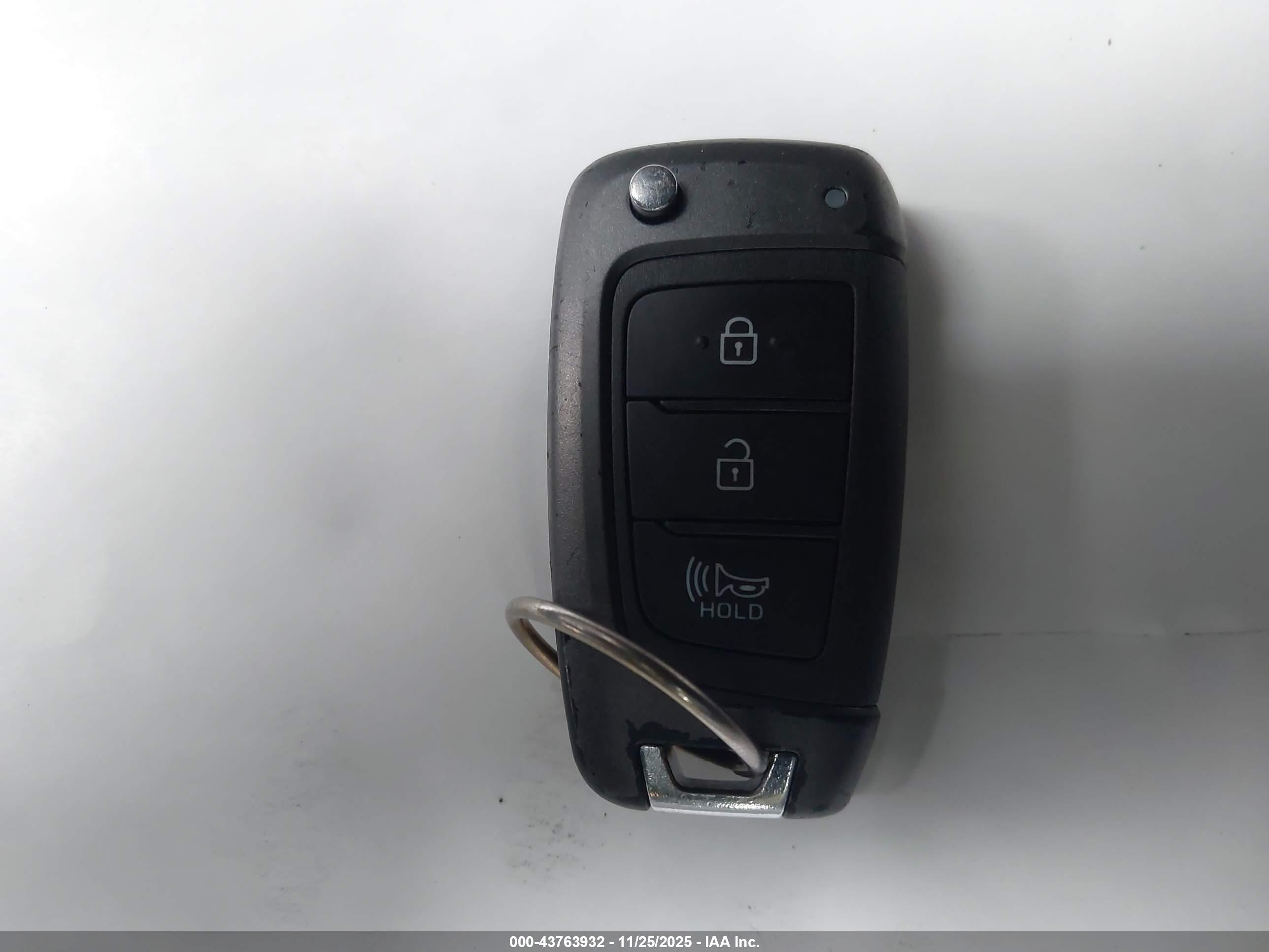 HYUNDAI VENUE image 11