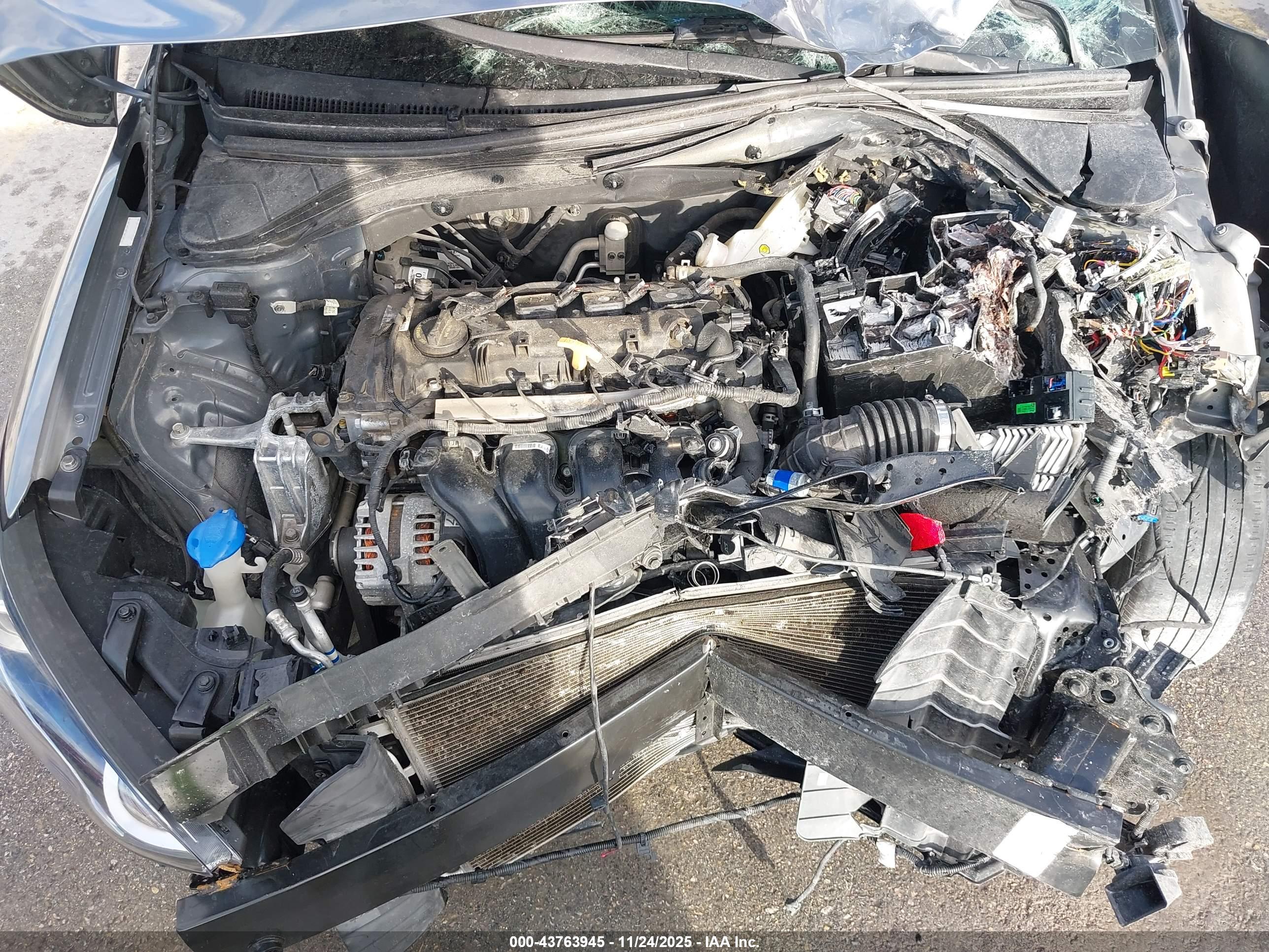 HYUNDAI ELANTRA image 10
