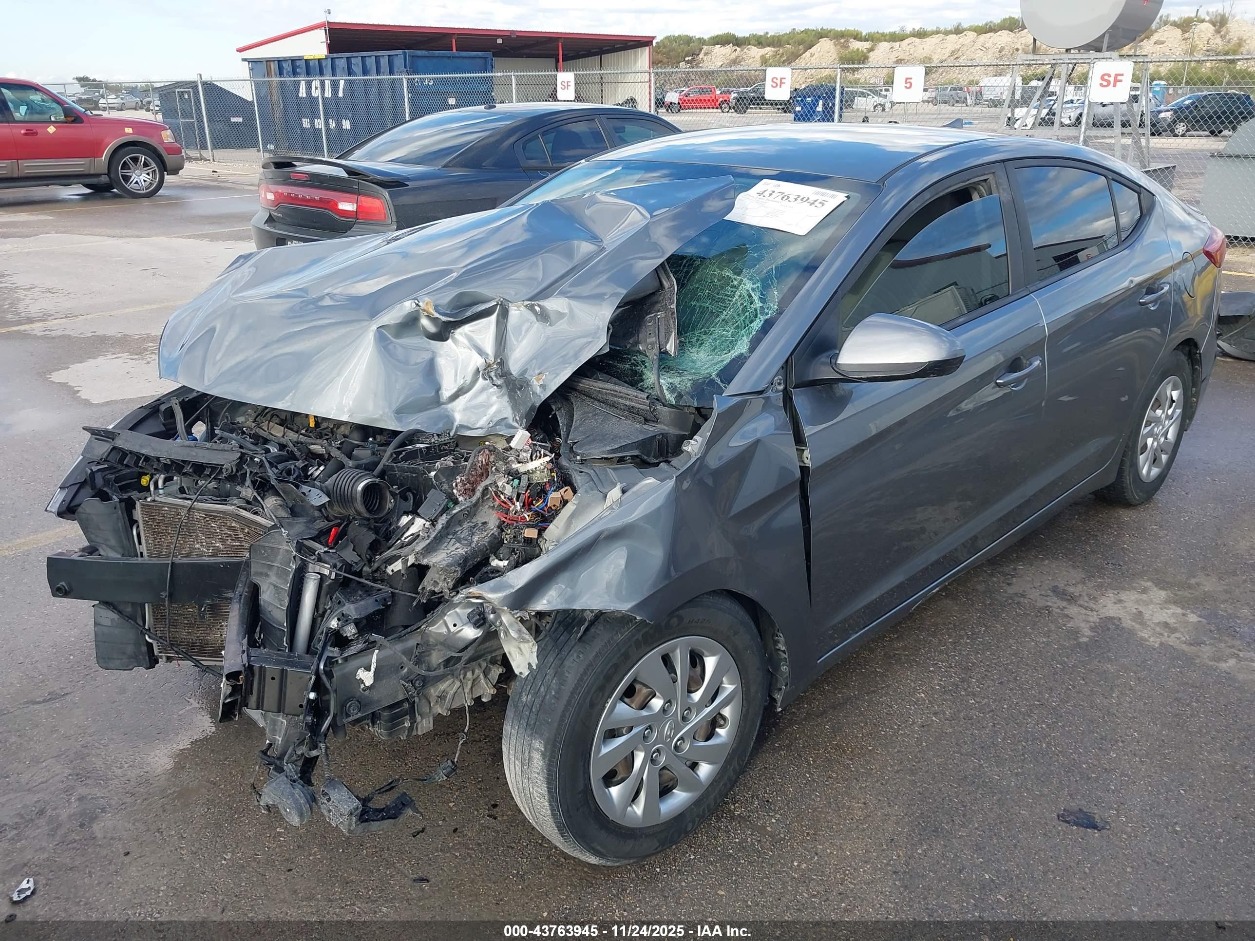 HYUNDAI ELANTRA image 2