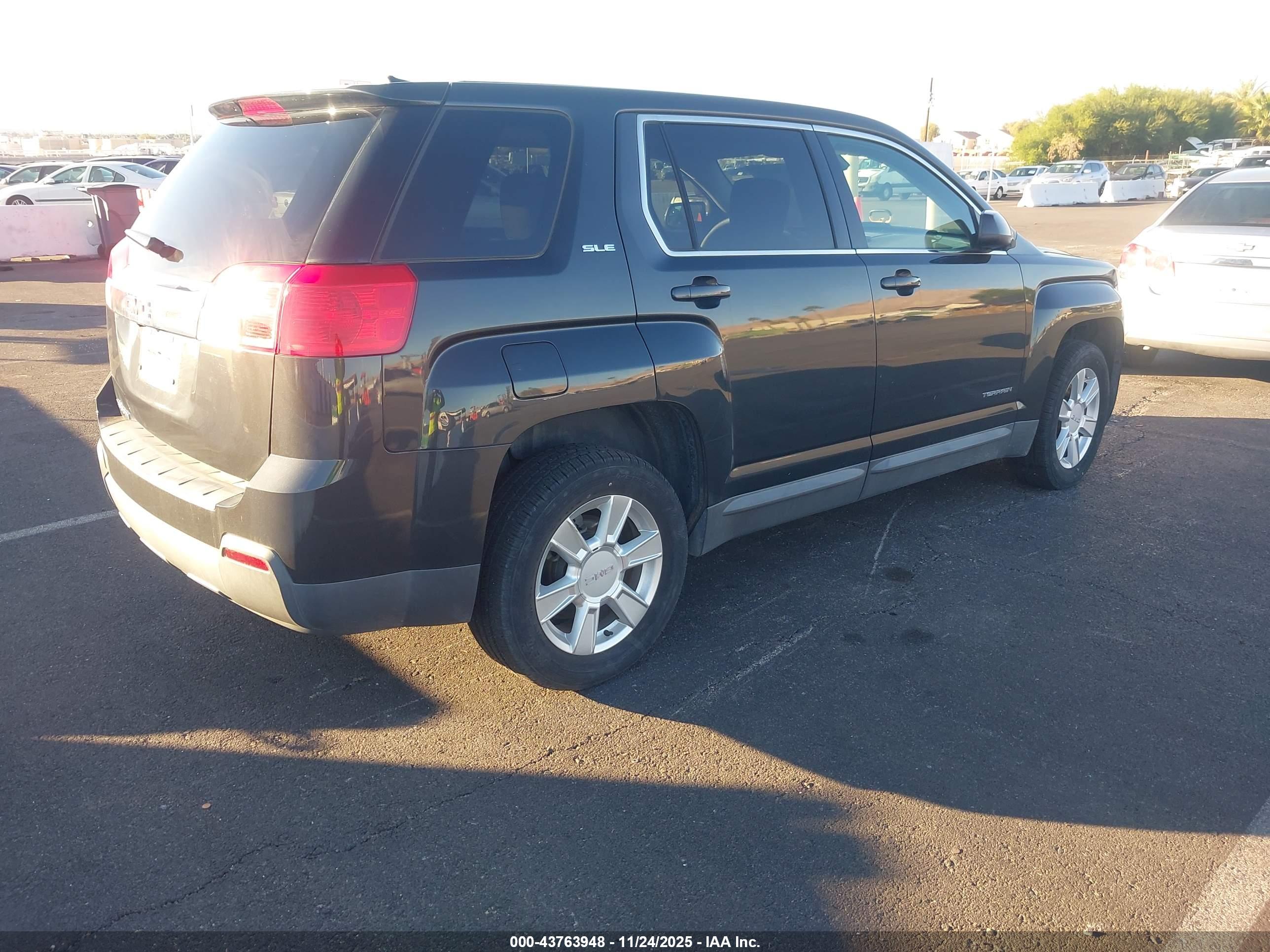 GMC TERRAIN image 4