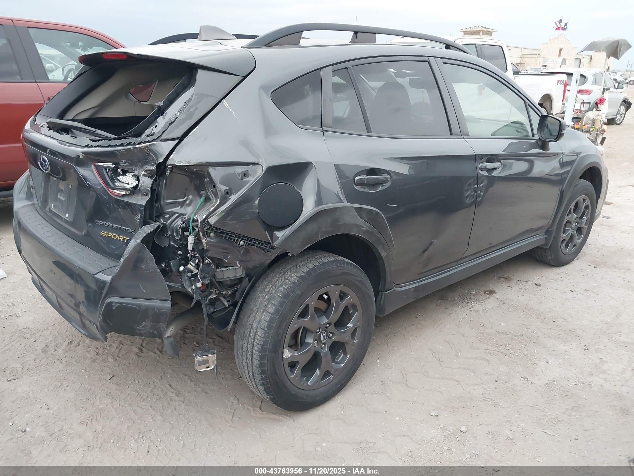SUBARU CROSSTREK image 4