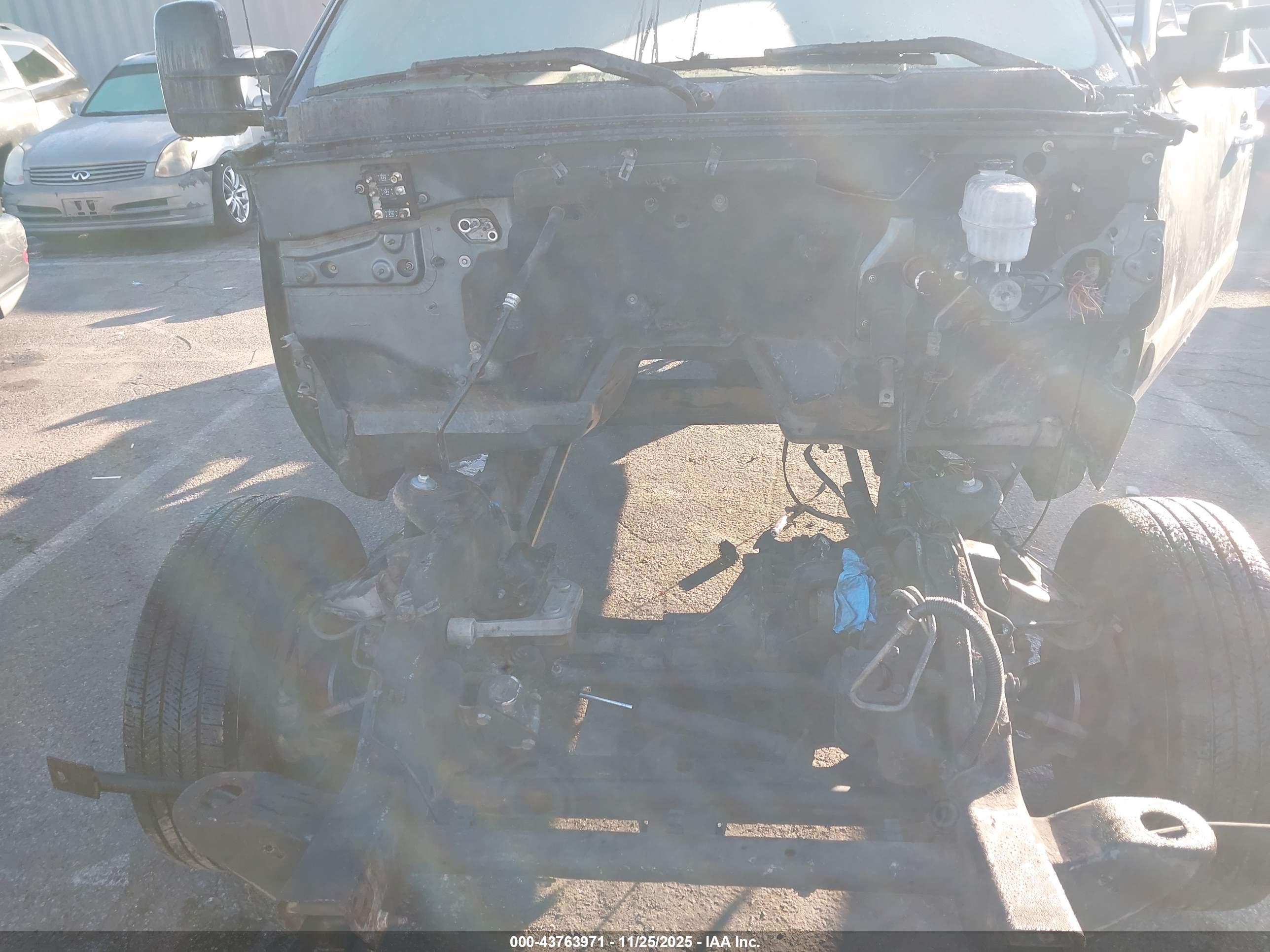 CHEVROLET SILVERADO image 10