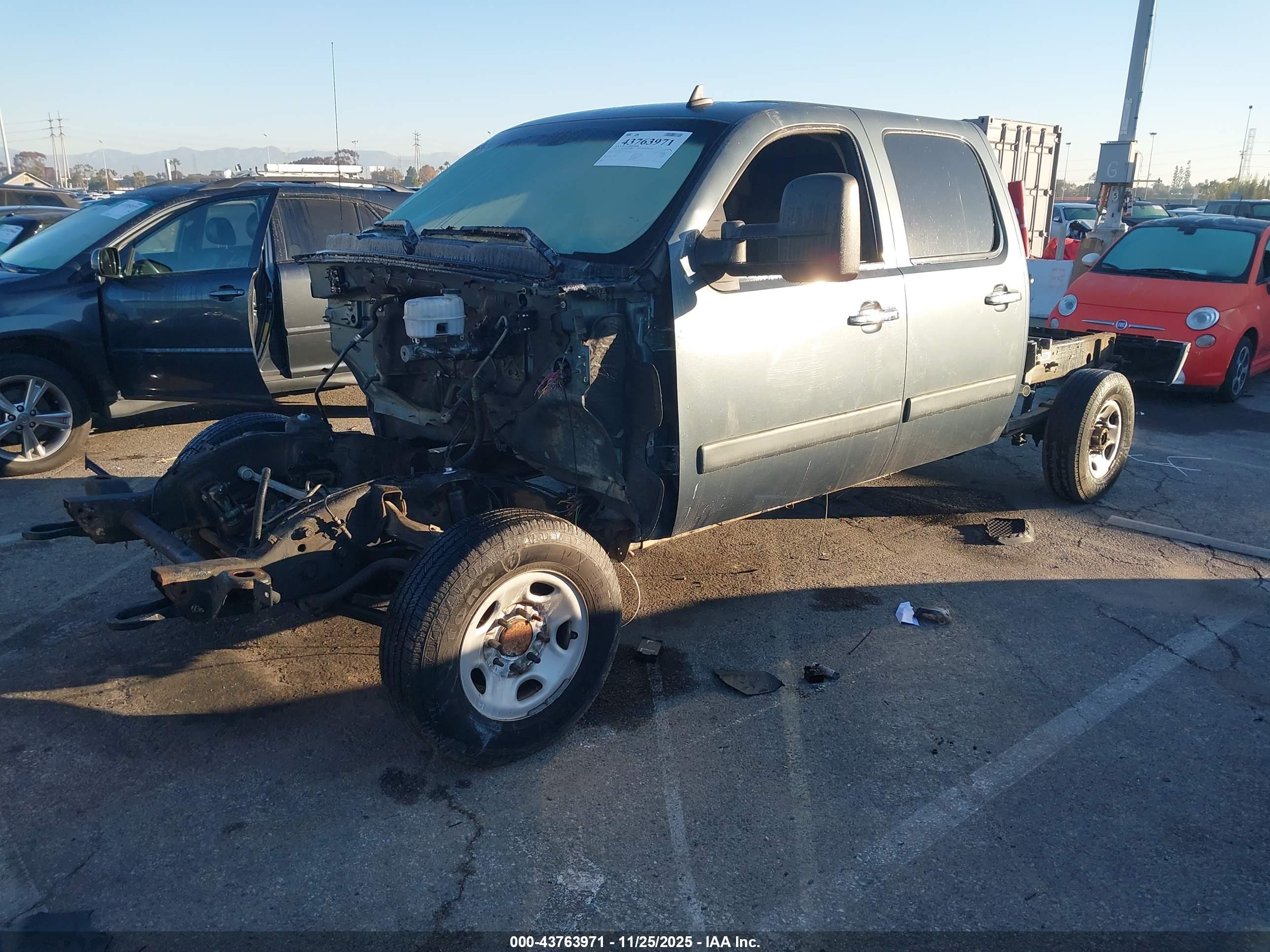 CHEVROLET SILVERADO image 2