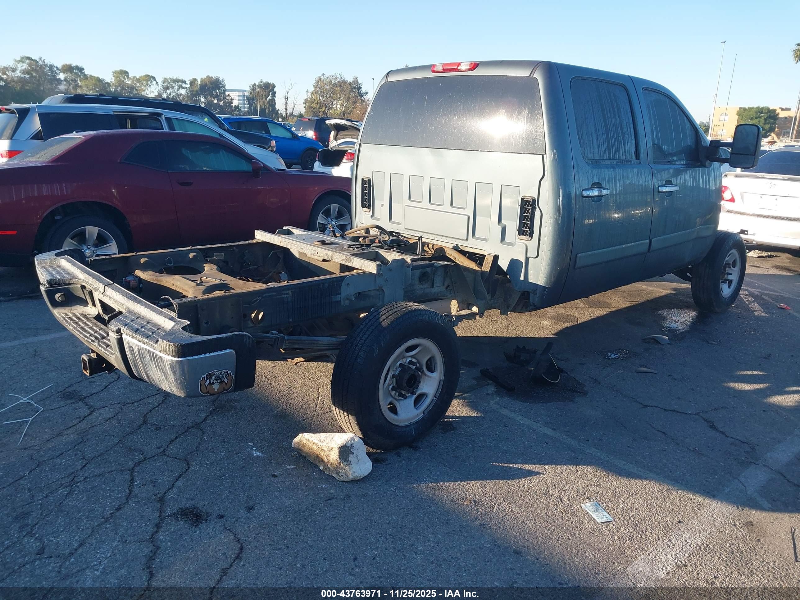 CHEVROLET SILVERADO image 4