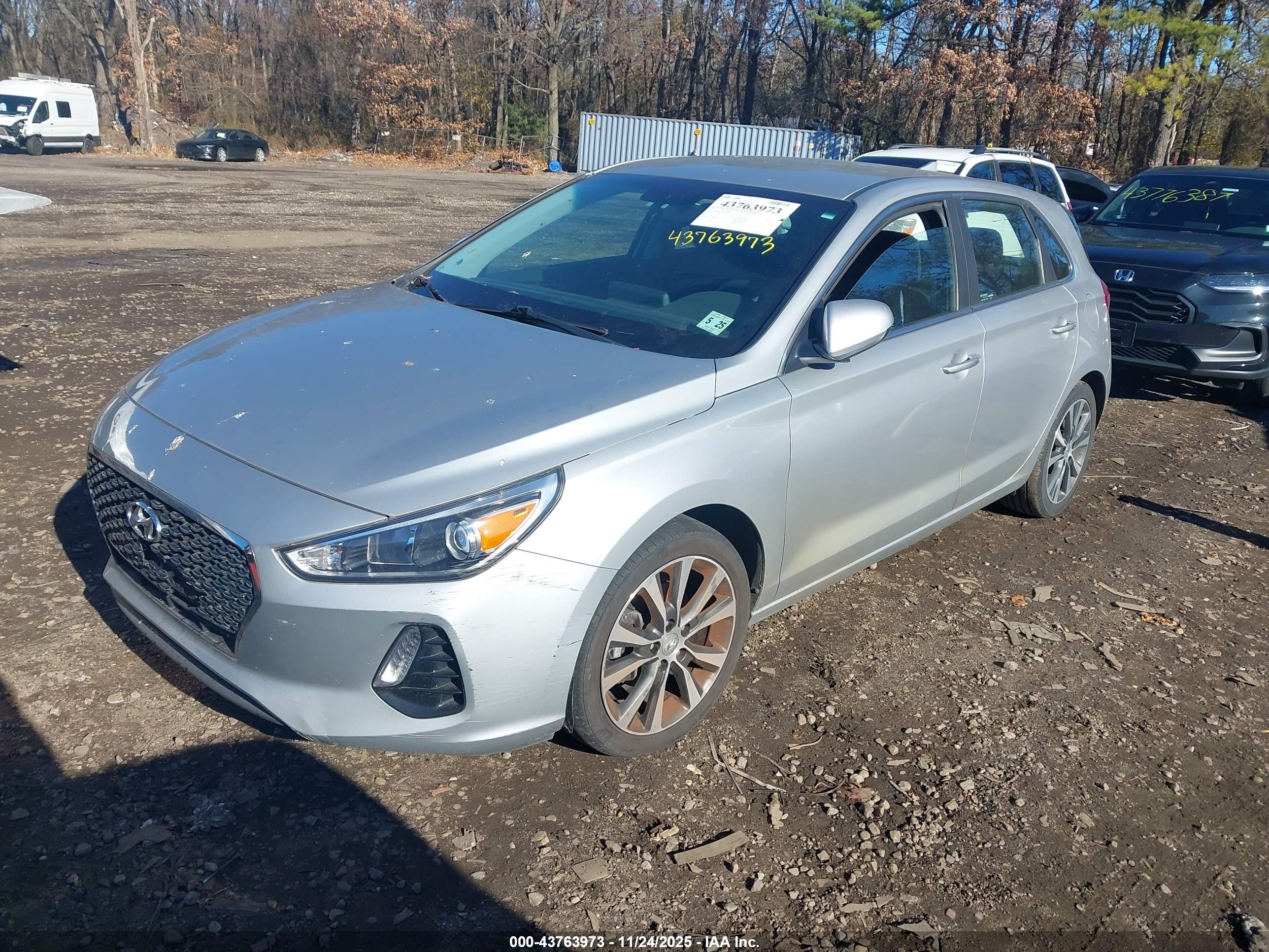 HYUNDAI ELANTRA image 2