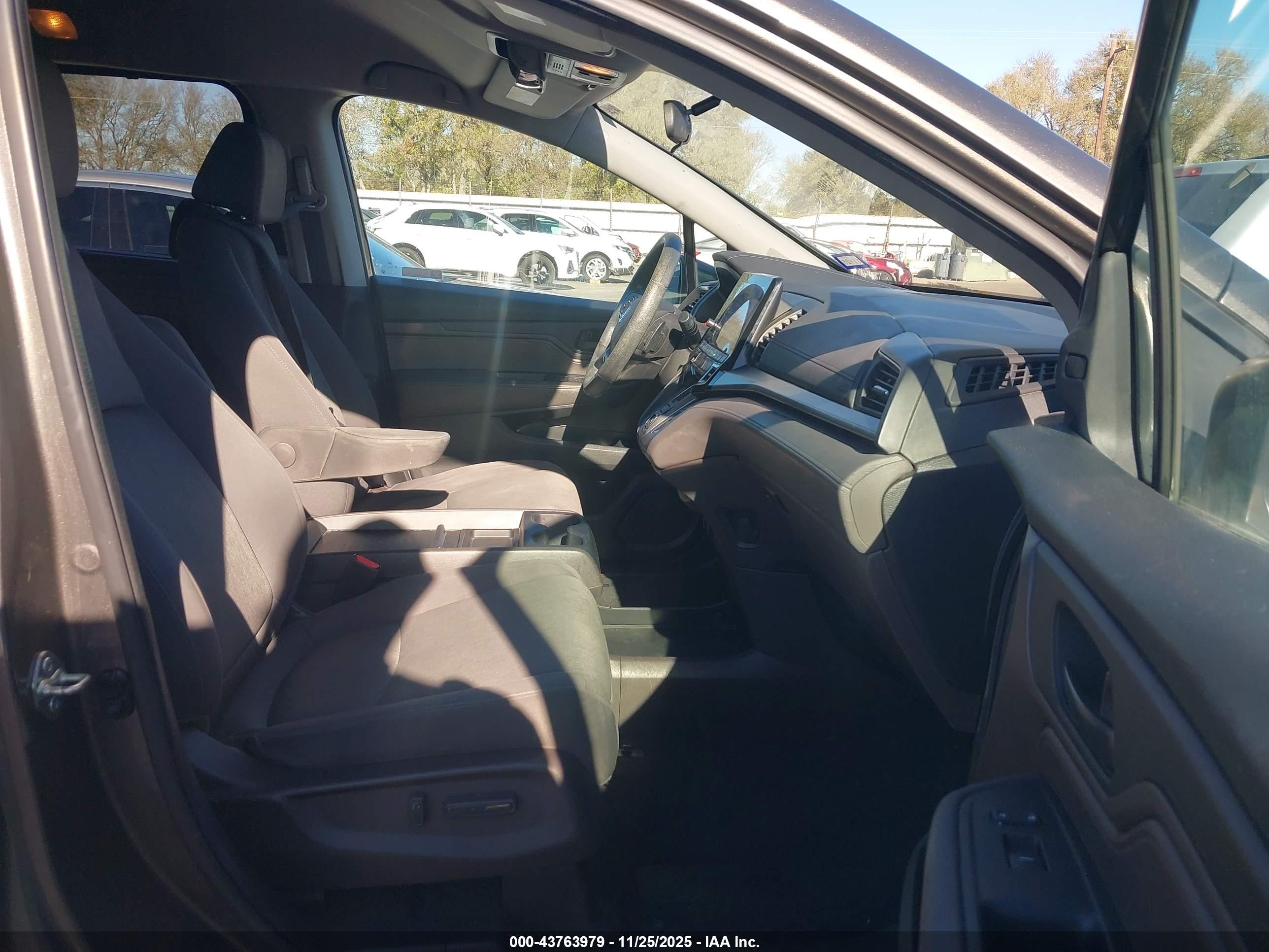 HONDA ODYSSEY image 5