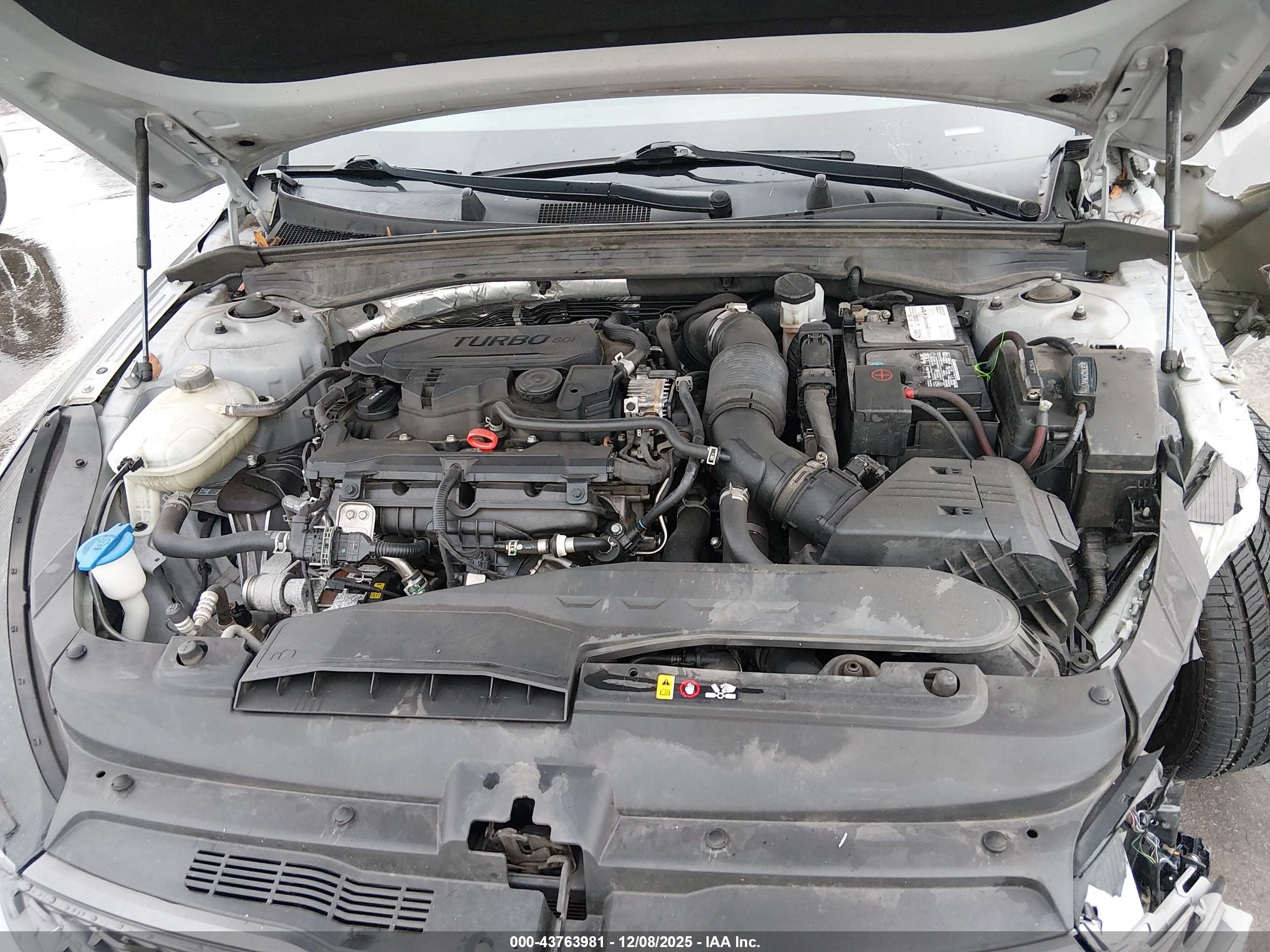 KIA K5 image 10