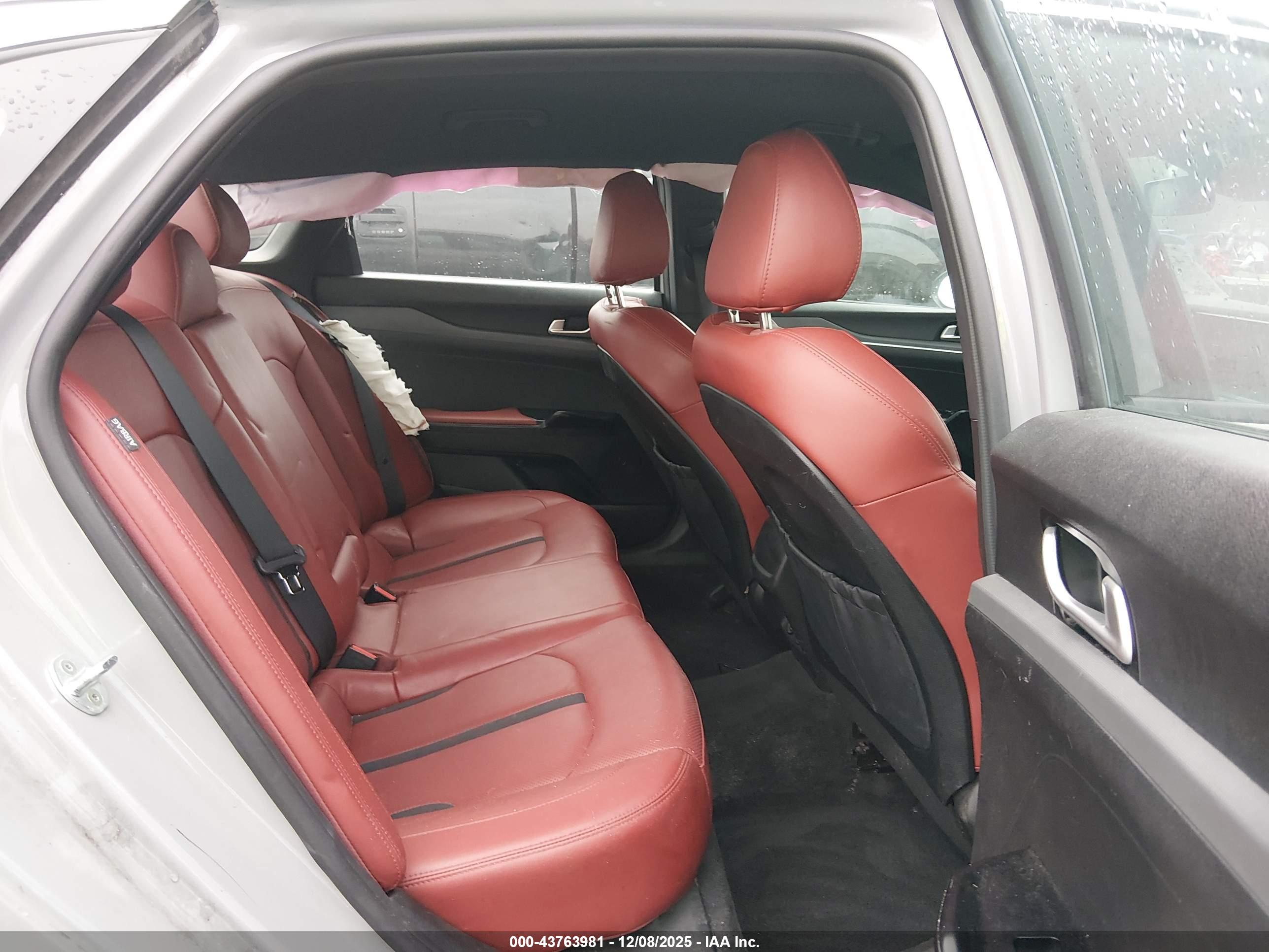 KIA K5 image 8