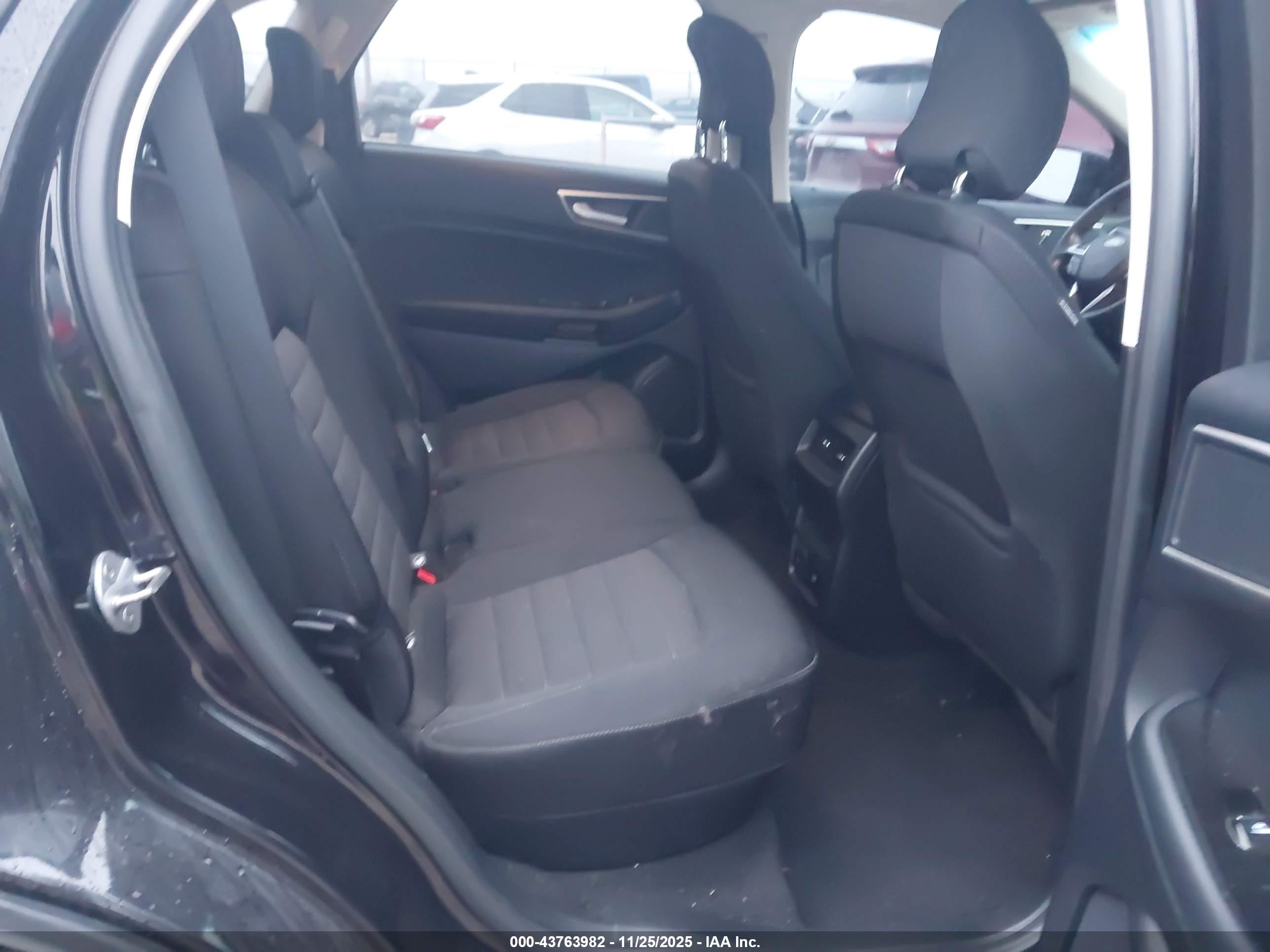 FORD EDGE image 8