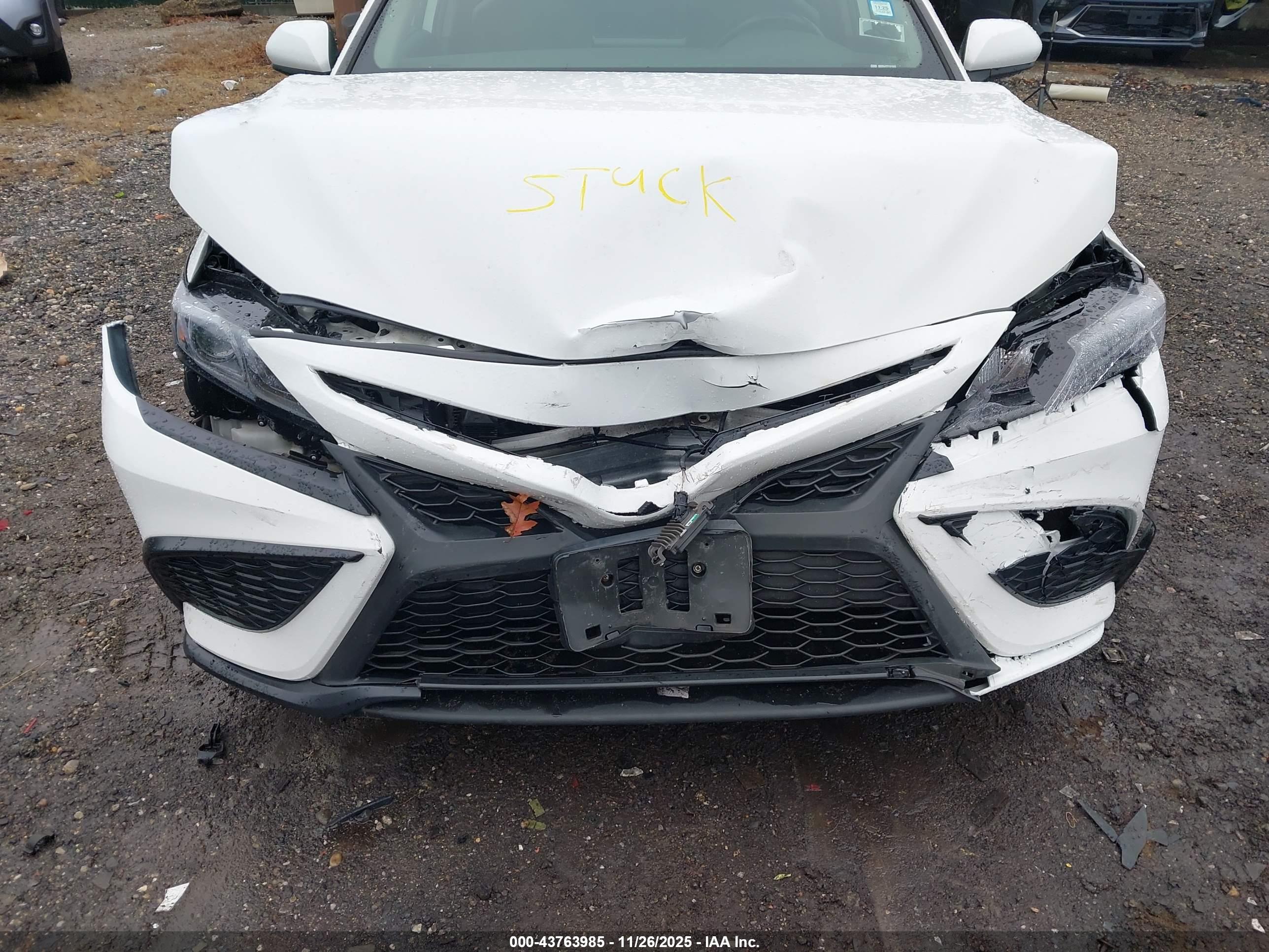 TOYOTA CAMRY image 6