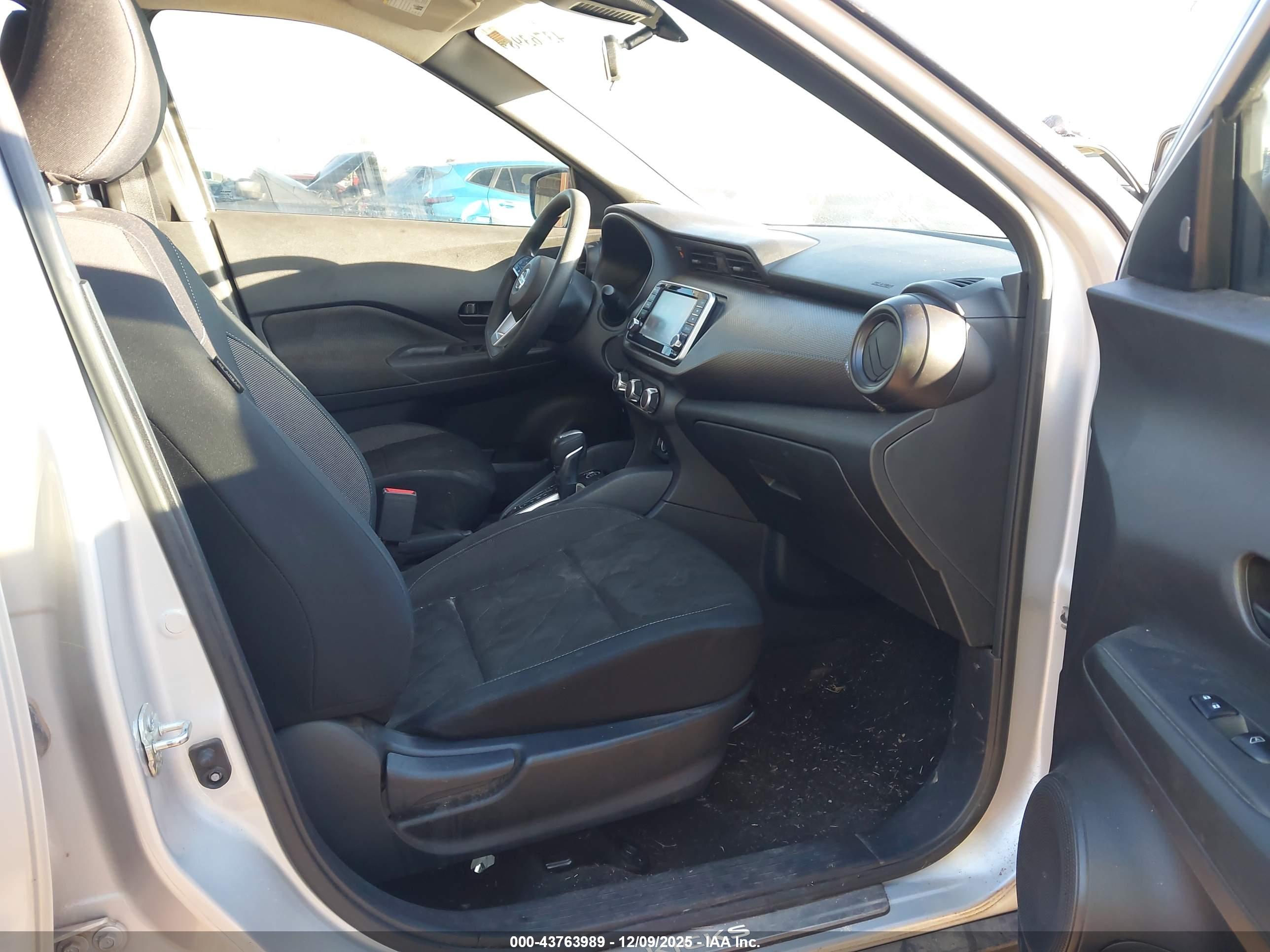 NISSAN KICKS image 5