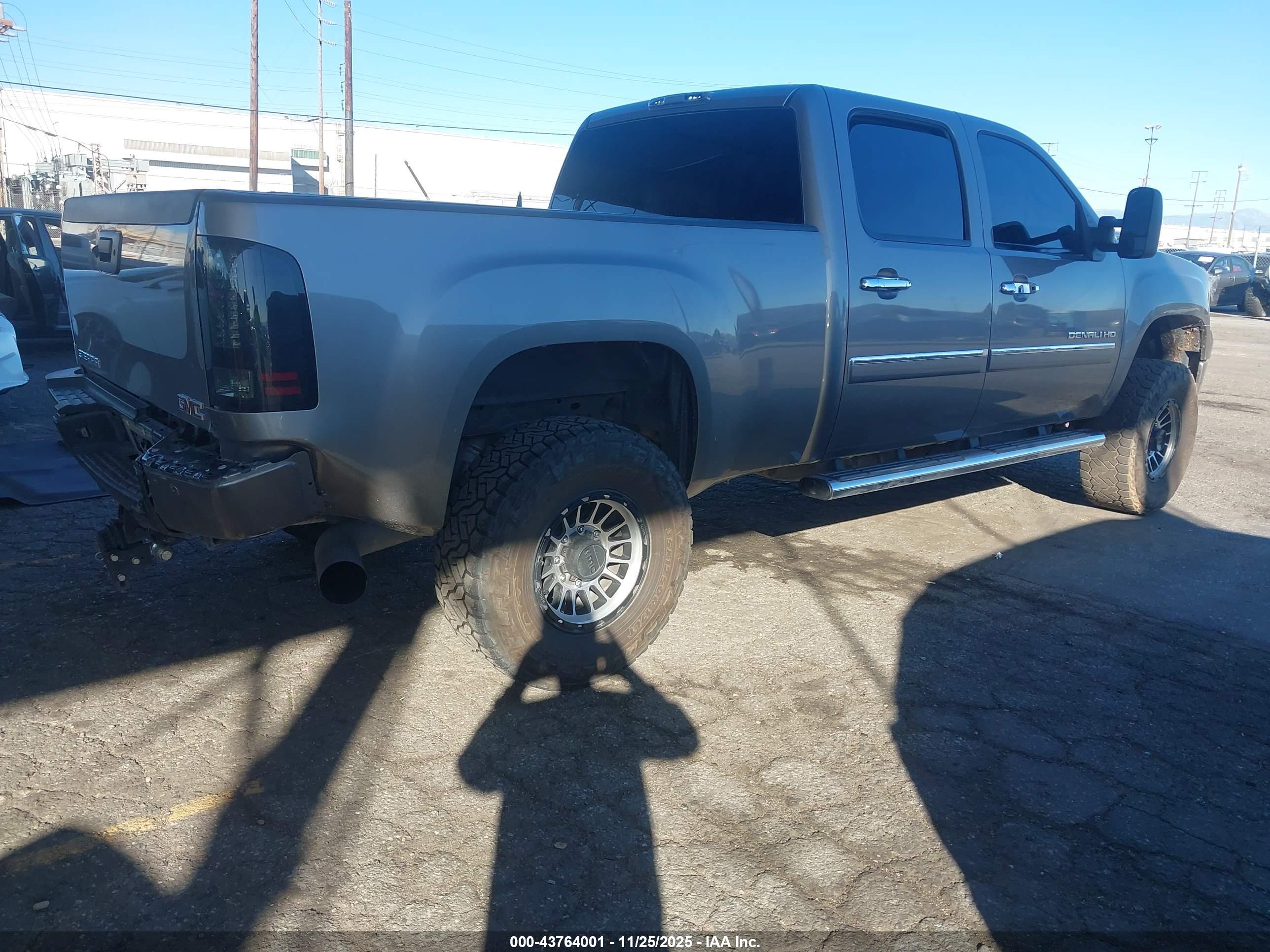 GMC SIERRA image 4