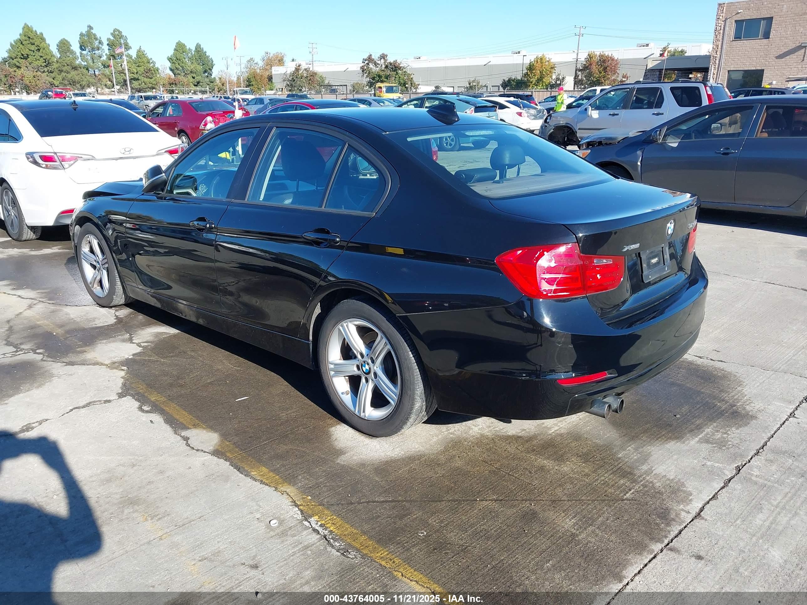BMW 328I image 3