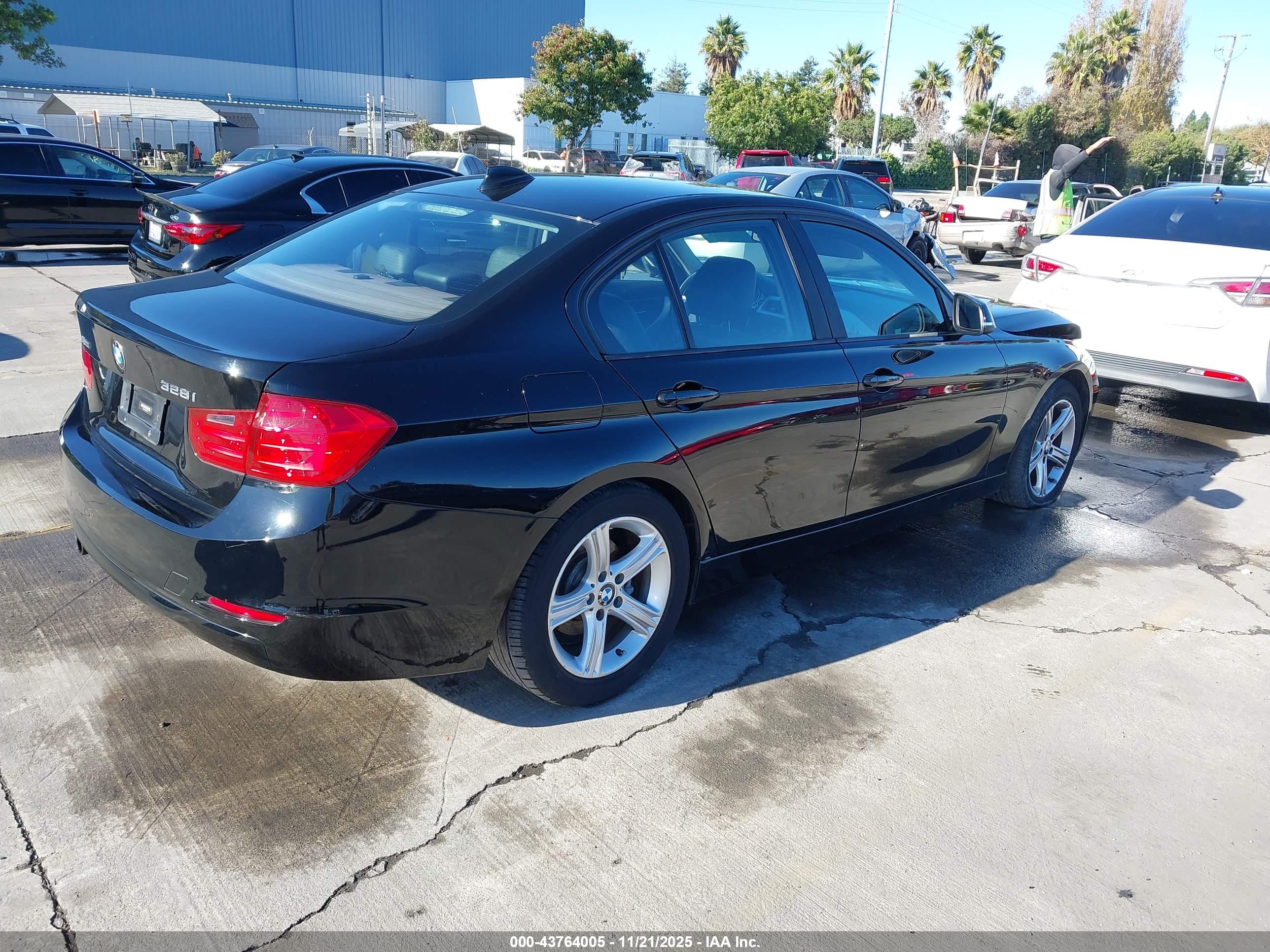 BMW 328I image 4