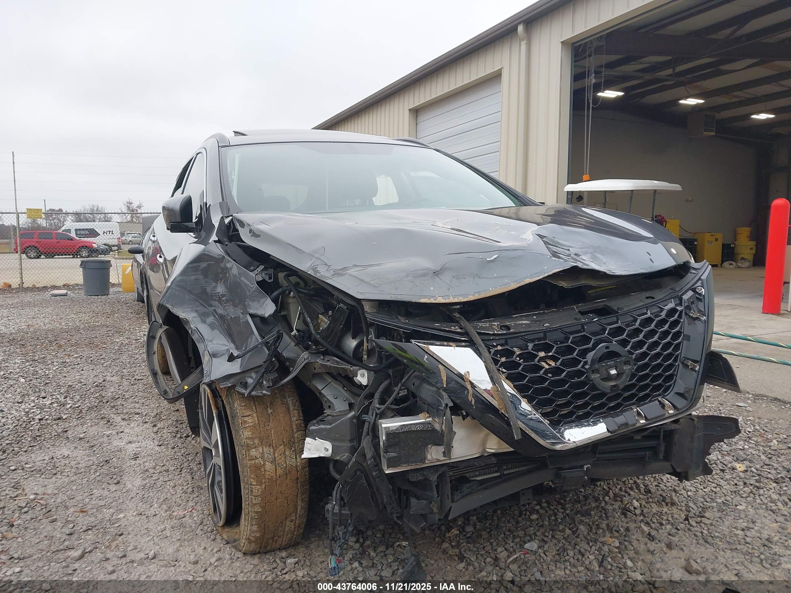 NISSAN MURANO image 6