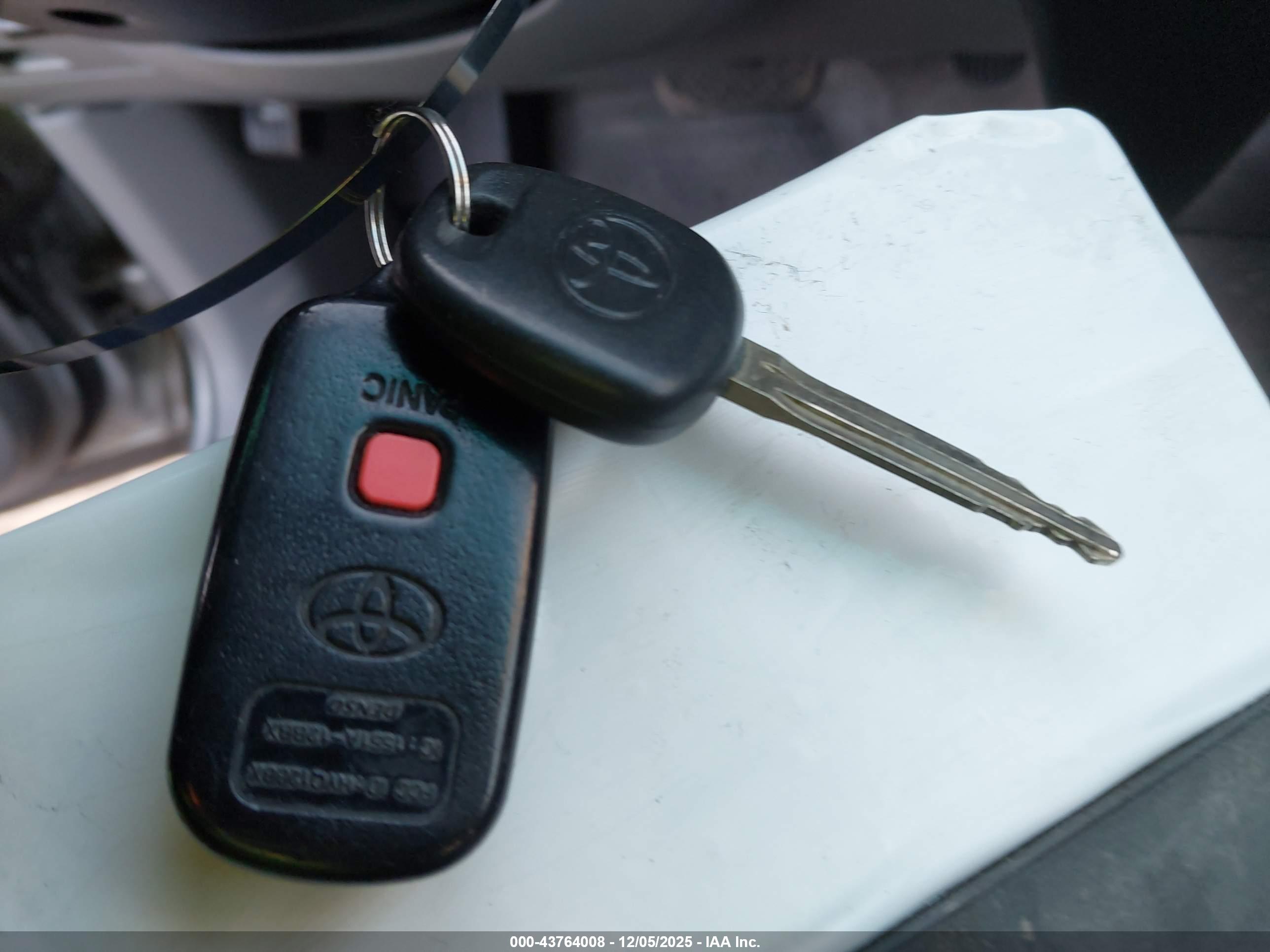 TOYOTA 4RUNNER image 11