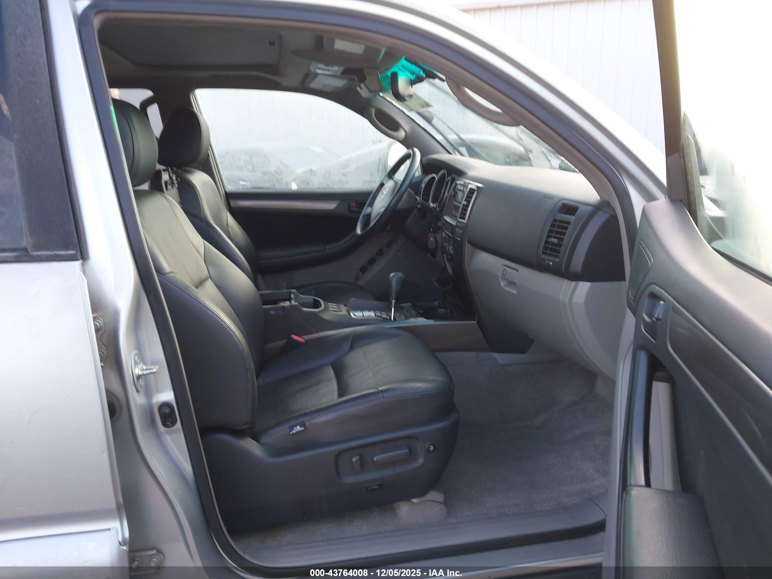 TOYOTA 4RUNNER image 5
